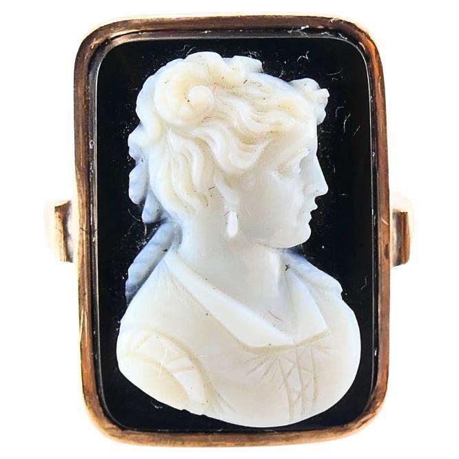 Anello antico 14k con cammeo intagliato in vendita