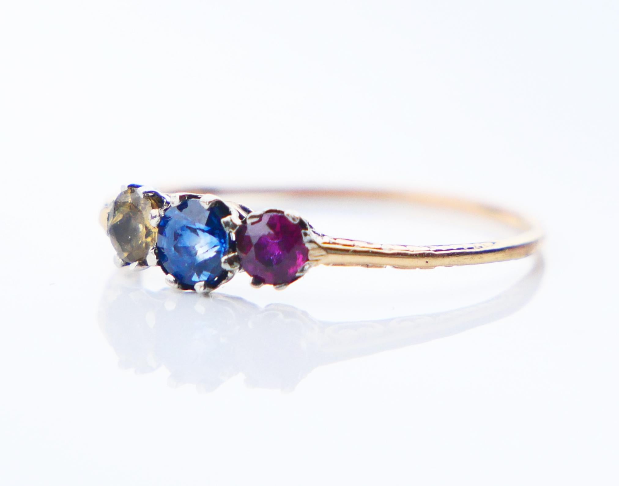 Art Nouveau Antique Ring 3 natural Sapphire Red Blue Yellow solid 18K Gold Ø US 5.25 For Sale