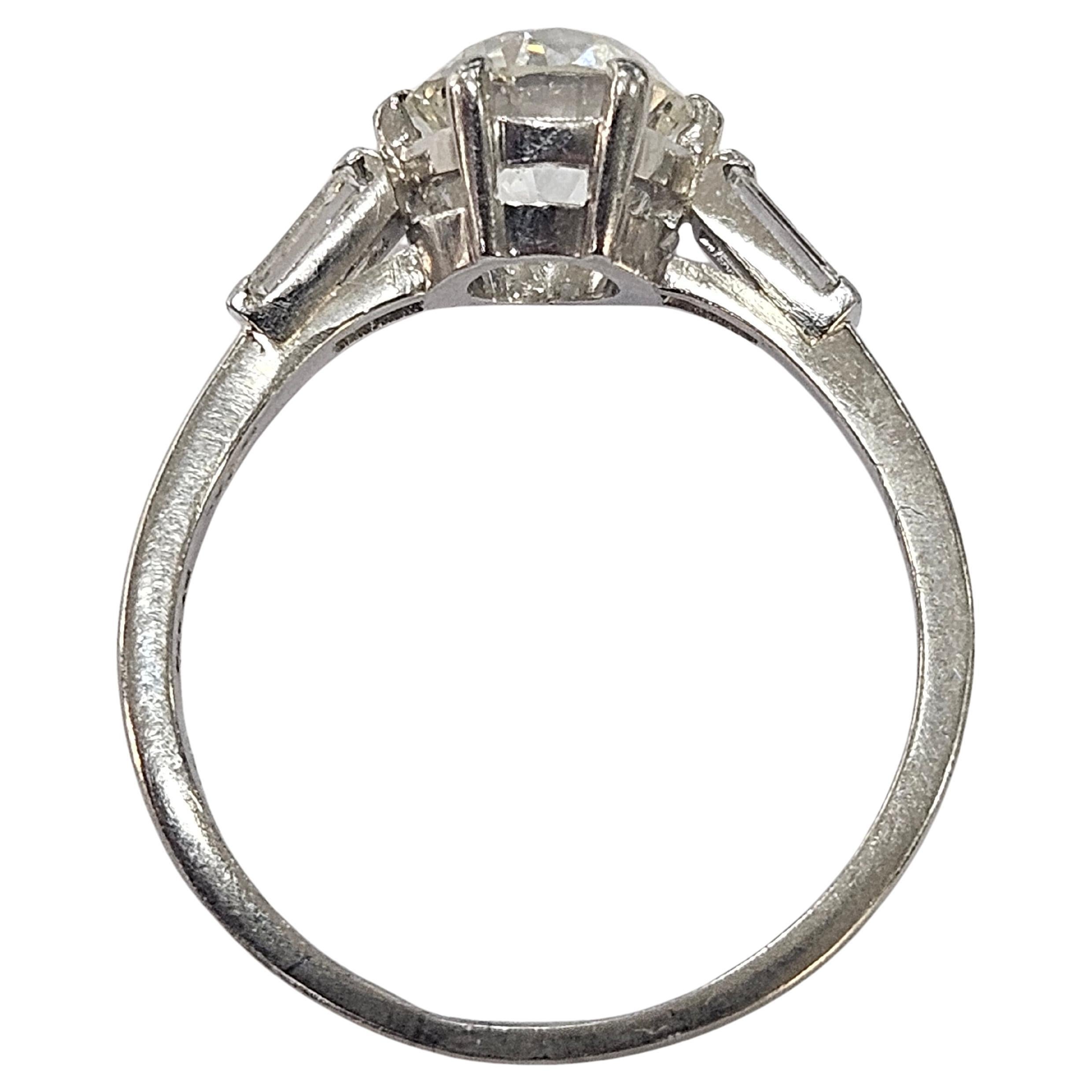 Antique Ring  Circa 1920  Old Cut Diamond 1.25 Cwt and two Baguette Platinum 950 For Sale 3