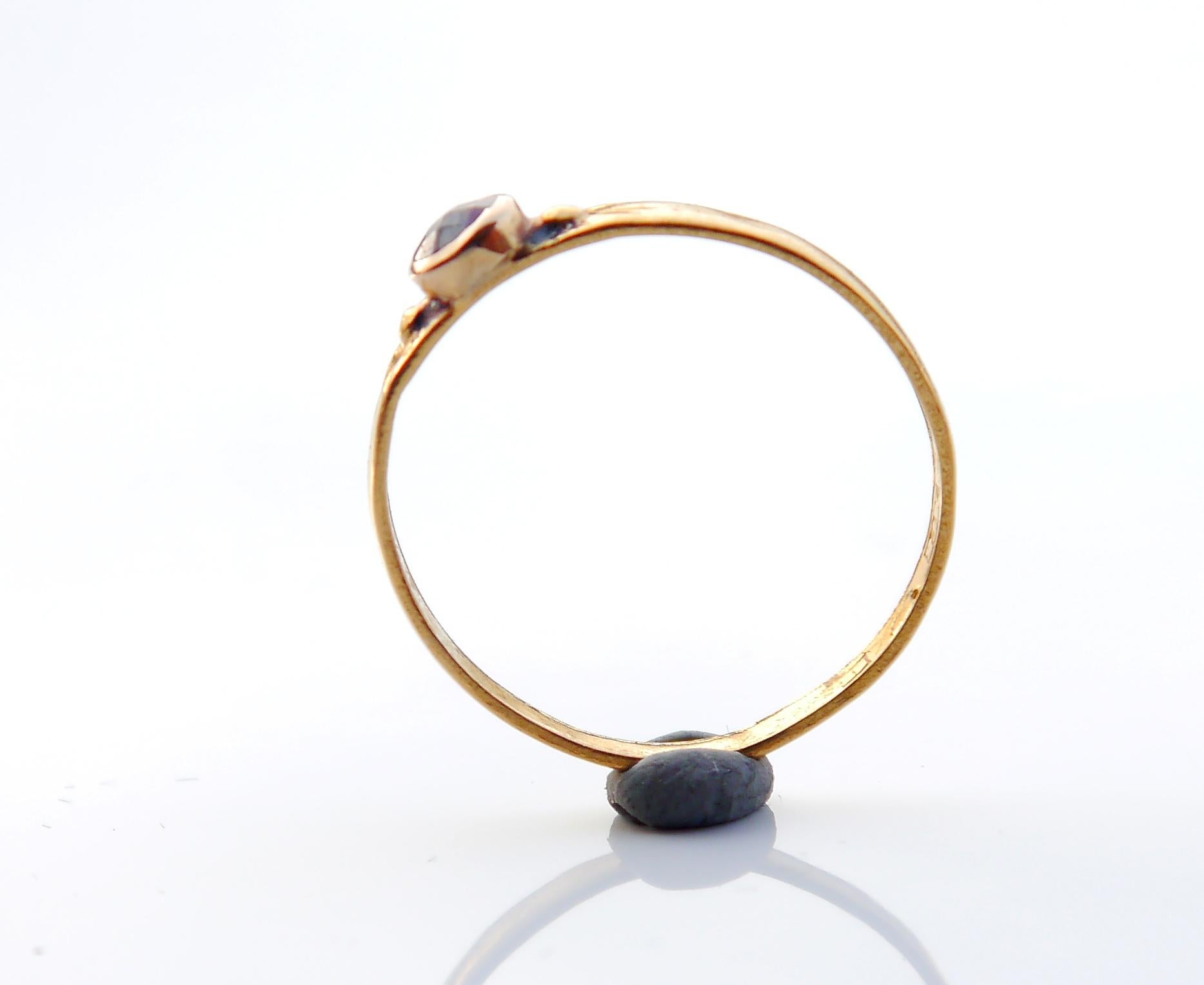 Rose Cut Antique Ring Garnet solid 23K Gold Ø 7.75US / 2 gr