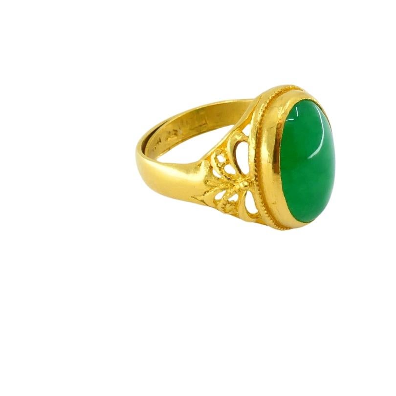 Cabochon Antique Ring Jade 18k Gold For Sale
