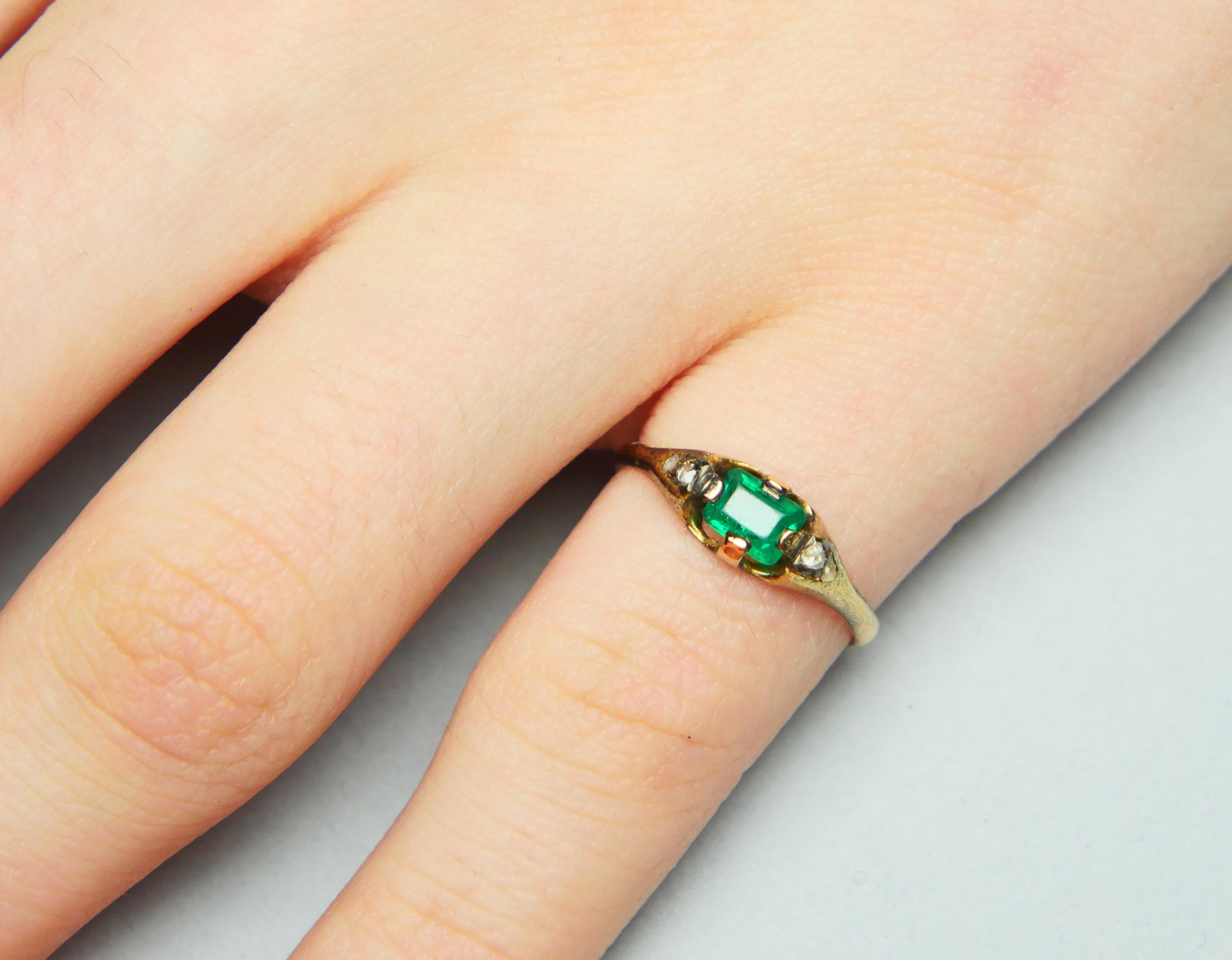 Anello antico con smeraldo naturale da 0,4 ct e diamanti in oro massiccio 18 carati Ø US5 / 2gr in vendita 3