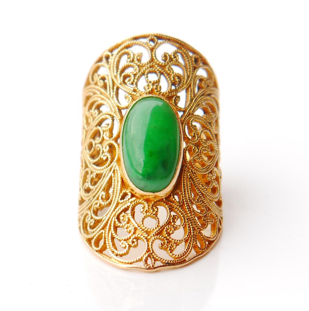 Antiker Ring natürliche 3.5ct Grüne Jade massiv 18K Gold ØUS 5.5 / 10gr (Art déco) im Angebot