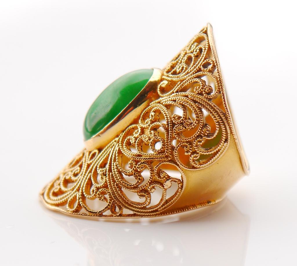 Antiker Ring natürliche 3.5ct Grüne Jade massiv 18K Gold ØUS 5.5 / 10gr Damen im Angebot