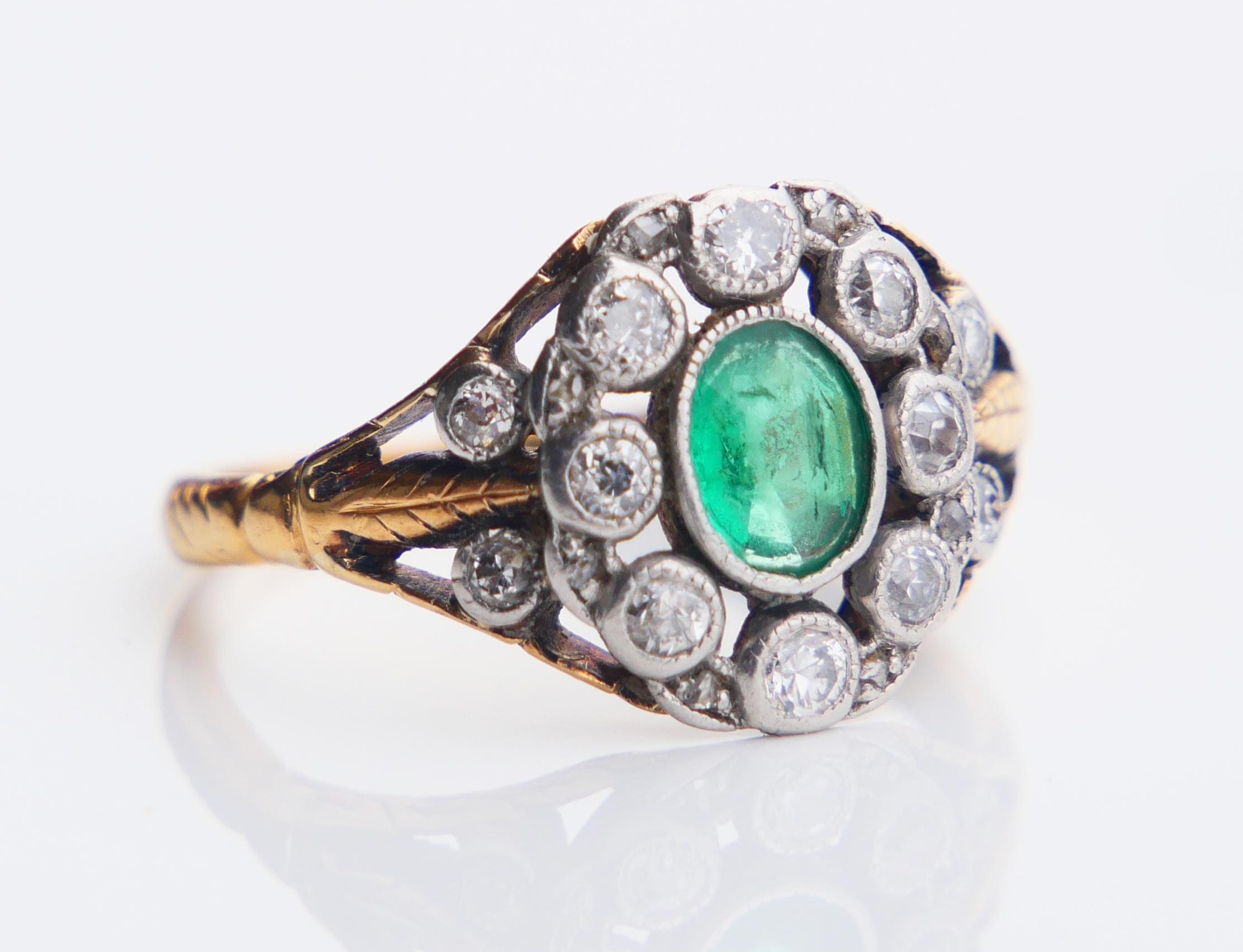 Art Deco Antique Ring natural Emerald Diamonds solid 18K Gold Ø US 5.5 / 3.4 gr For Sale