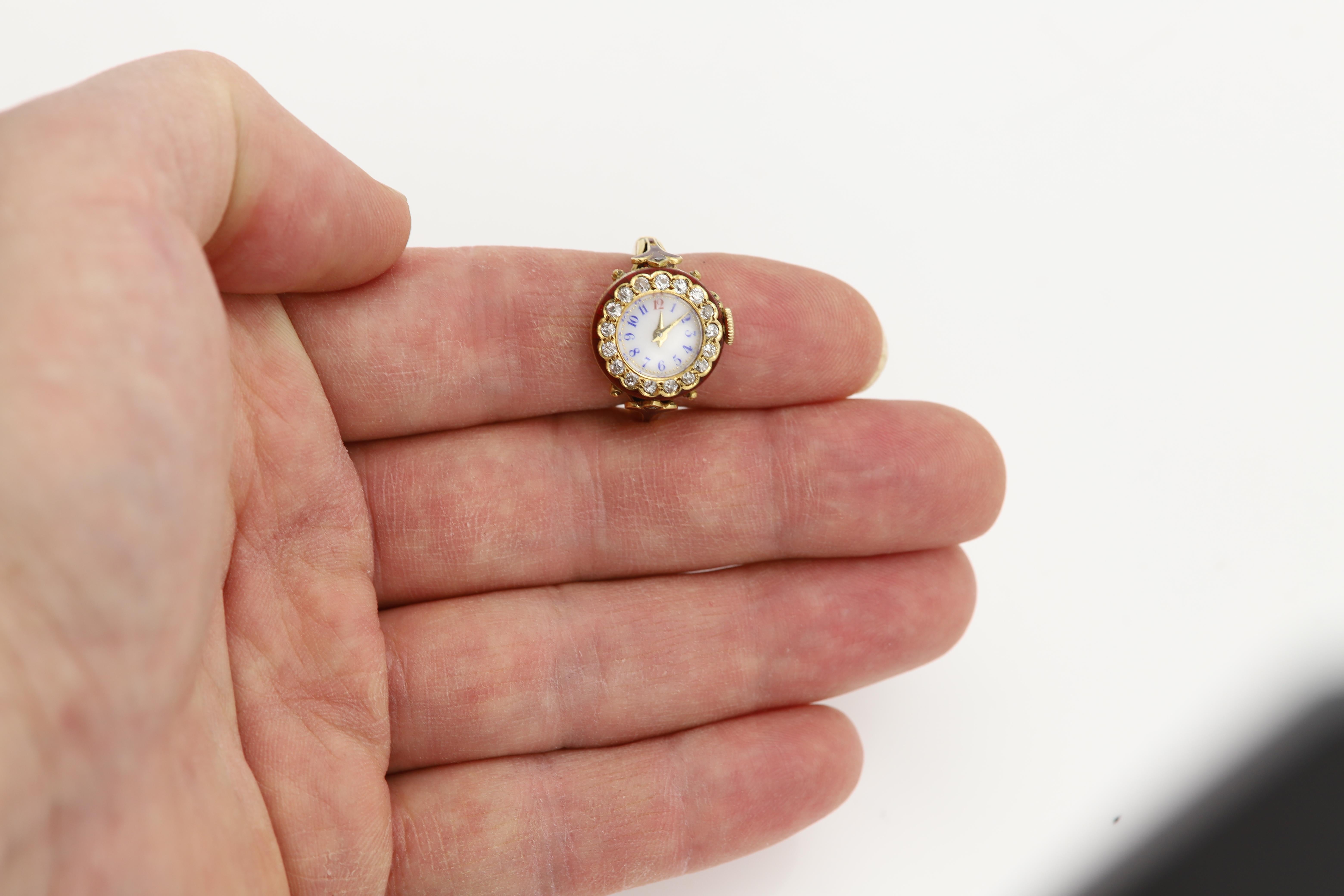 Antike Ringuhr 18 Karat Diamanten Circa früh 1900er Jahre funktionierender Uhrenring im Angebot 4