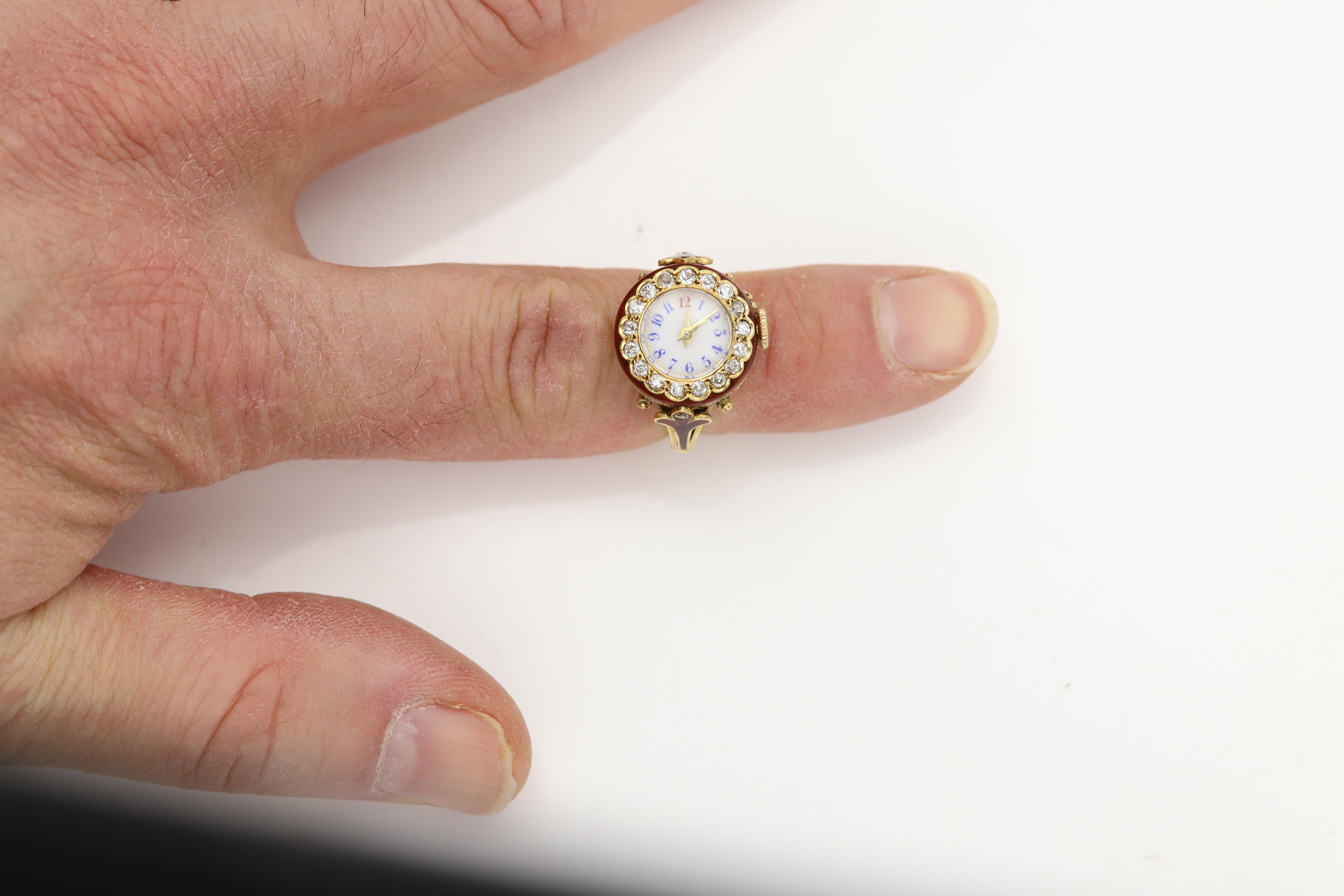 Antike Ringuhr 18 Karat Diamanten Circa früh 1900er Jahre funktionierender Uhrenring im Angebot 5