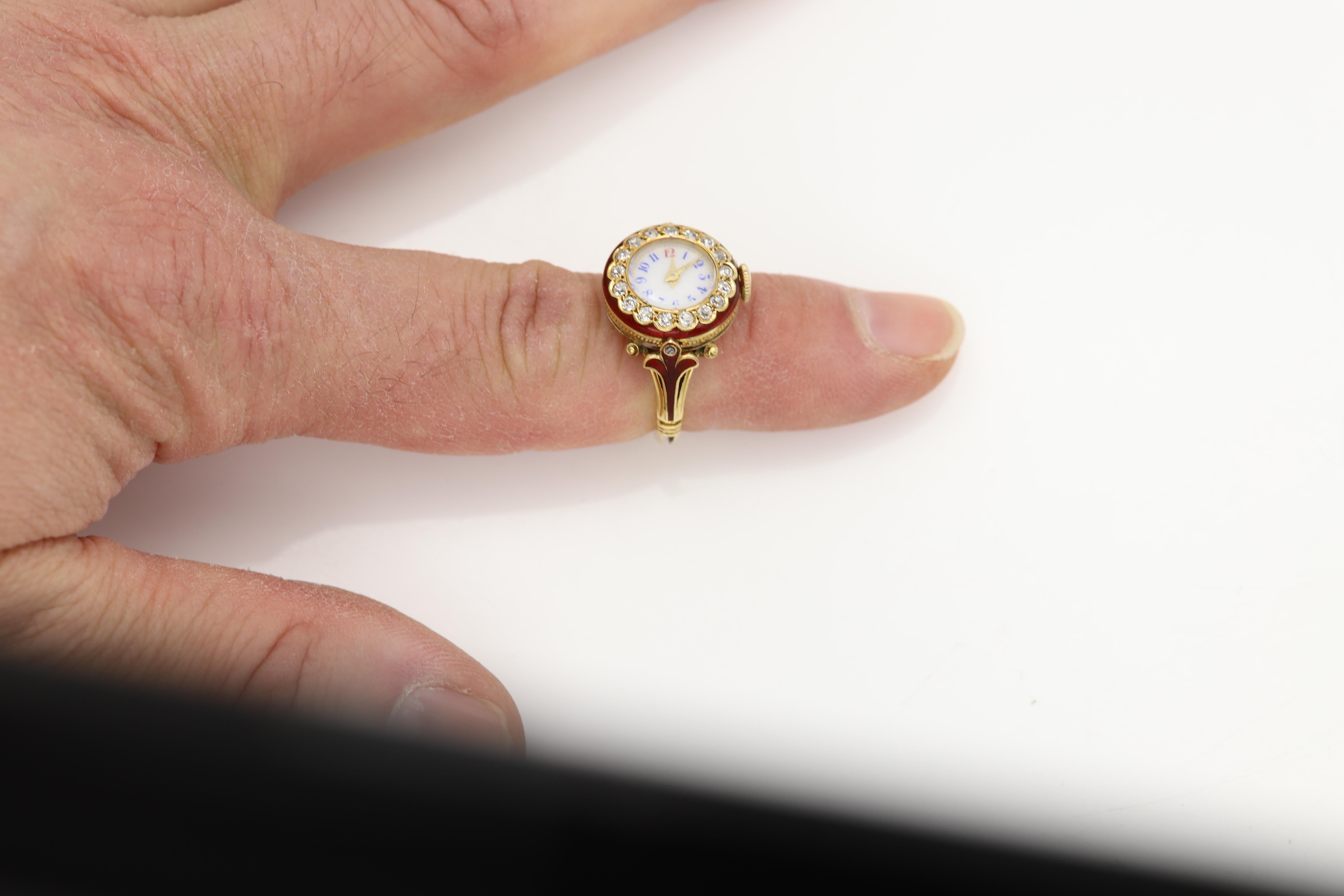 Antike Ringuhr 18 Karat Diamanten Circa früh 1900er Jahre funktionierender Uhrenring im Angebot 6