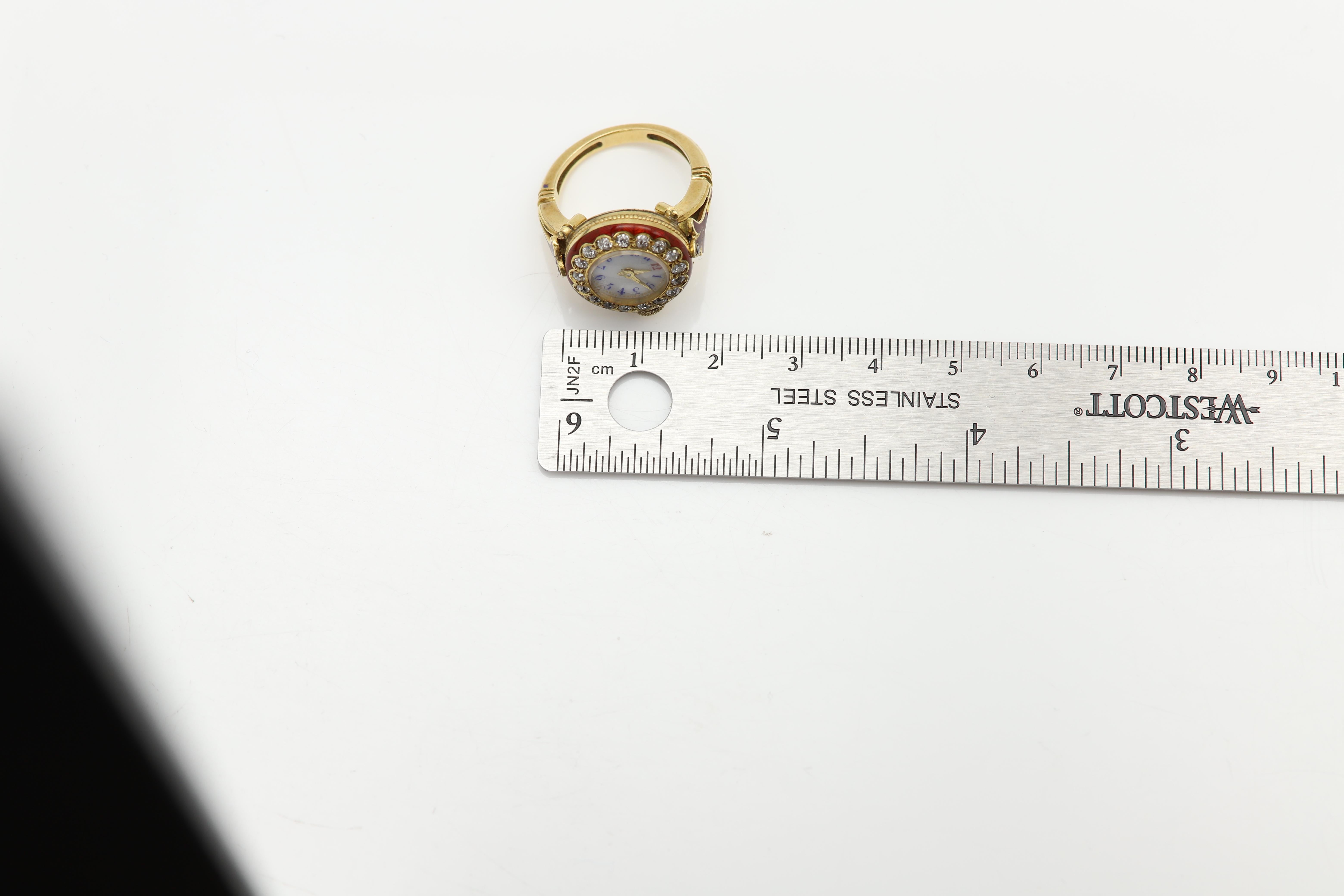 Antike Ringuhr 18 Karat Diamanten Circa früh 1900er Jahre funktionierender Uhrenring im Angebot 8