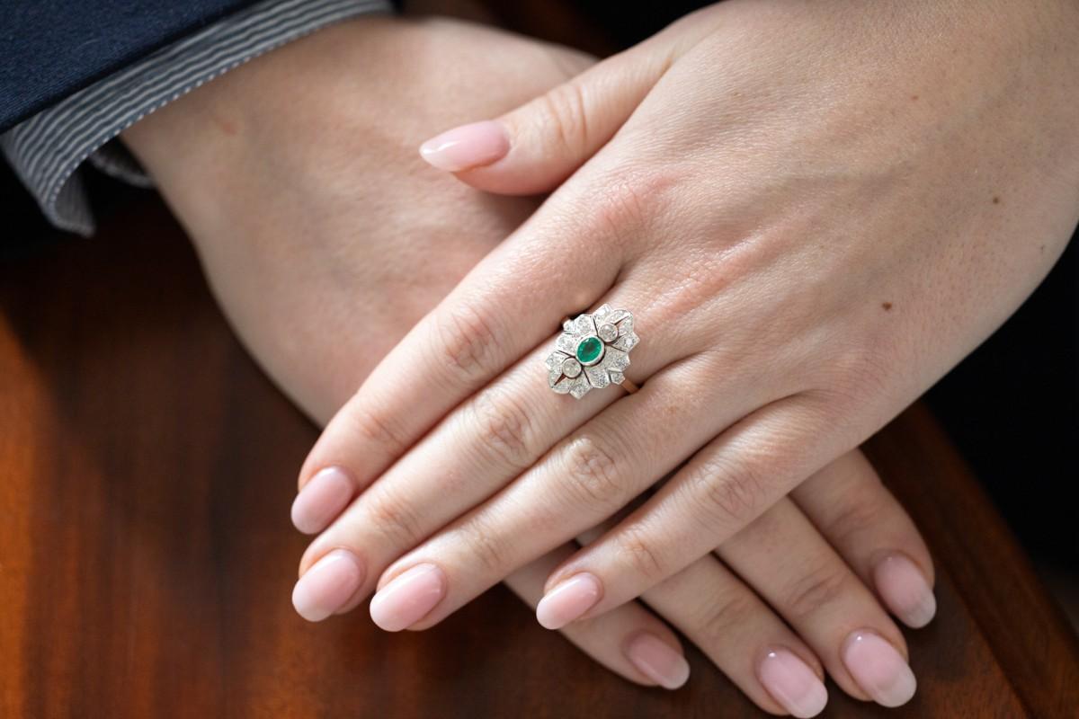 A beautiful old gold ring with a refined form with diamonds weighing 0.80ct and an emerald weighing 0.35ct. It comes from the beginning of the 20th century from the territory of Austria-Hungary.

Size: 14 (54).

Weight: 4.6g.

Very good condition,