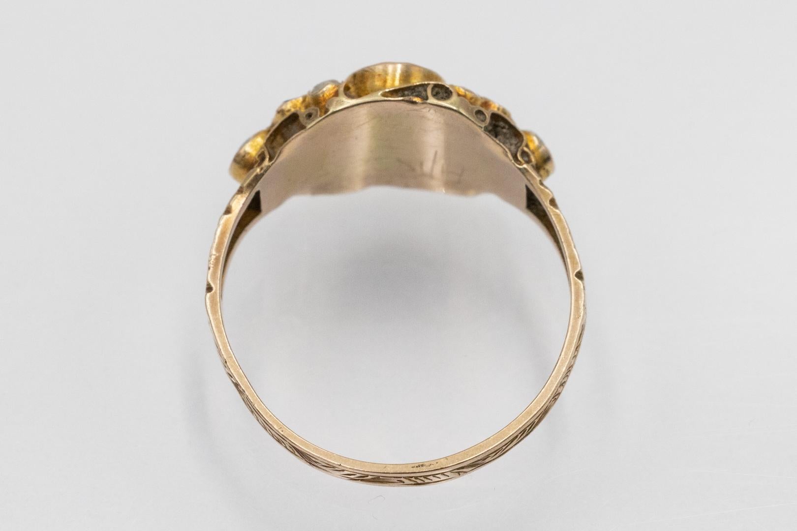 Bague ancienne avec grenats et perles naturelles, Grande-Bretagne, 1909. en vente 1