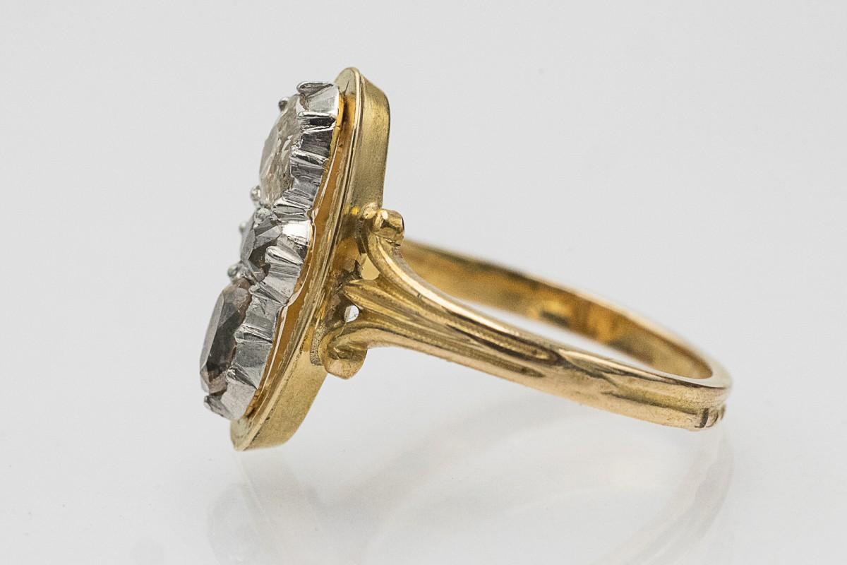 Bague ancienne avec diamants taillés en rose, or jaune 18 carats, France, vers 1920. Pour femmes en vente