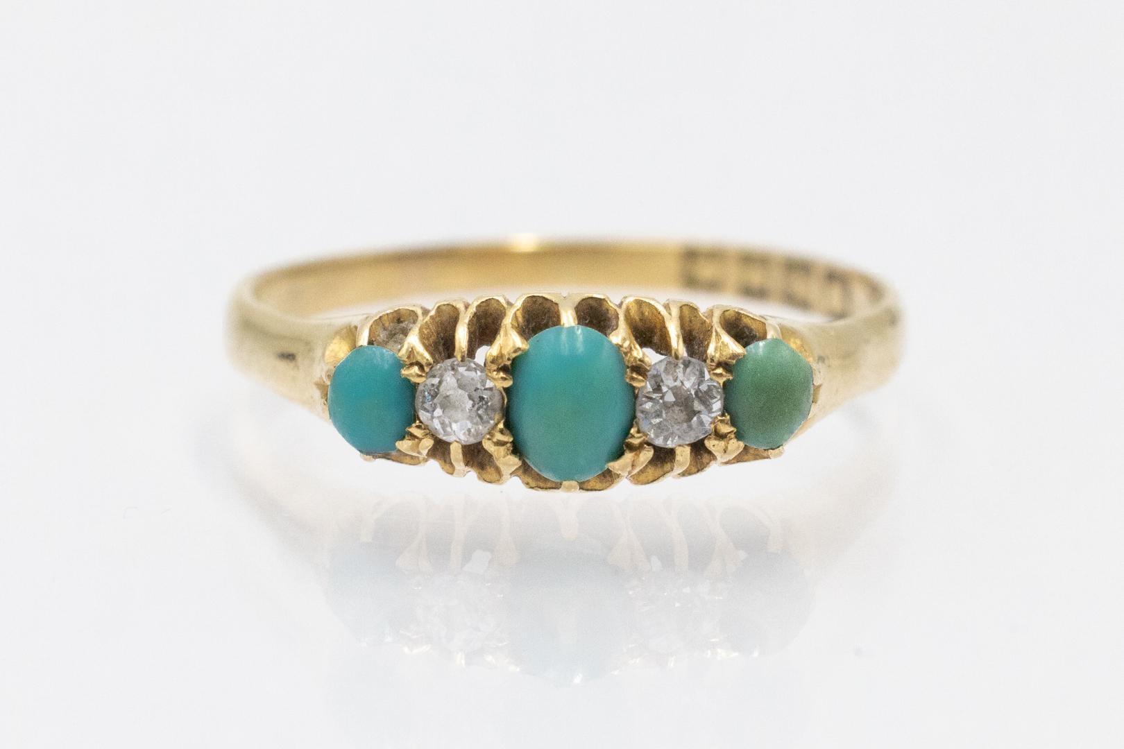 Antique gold ring with turquoises and diamonds, Great Britain, early 20th century.

Made of 18-karat yellow gold (0.750 fineness)

Set with three cabochon-cut turquoises and diamonds in old cuts

Origin: Great Britain, London, 1903 - preserved