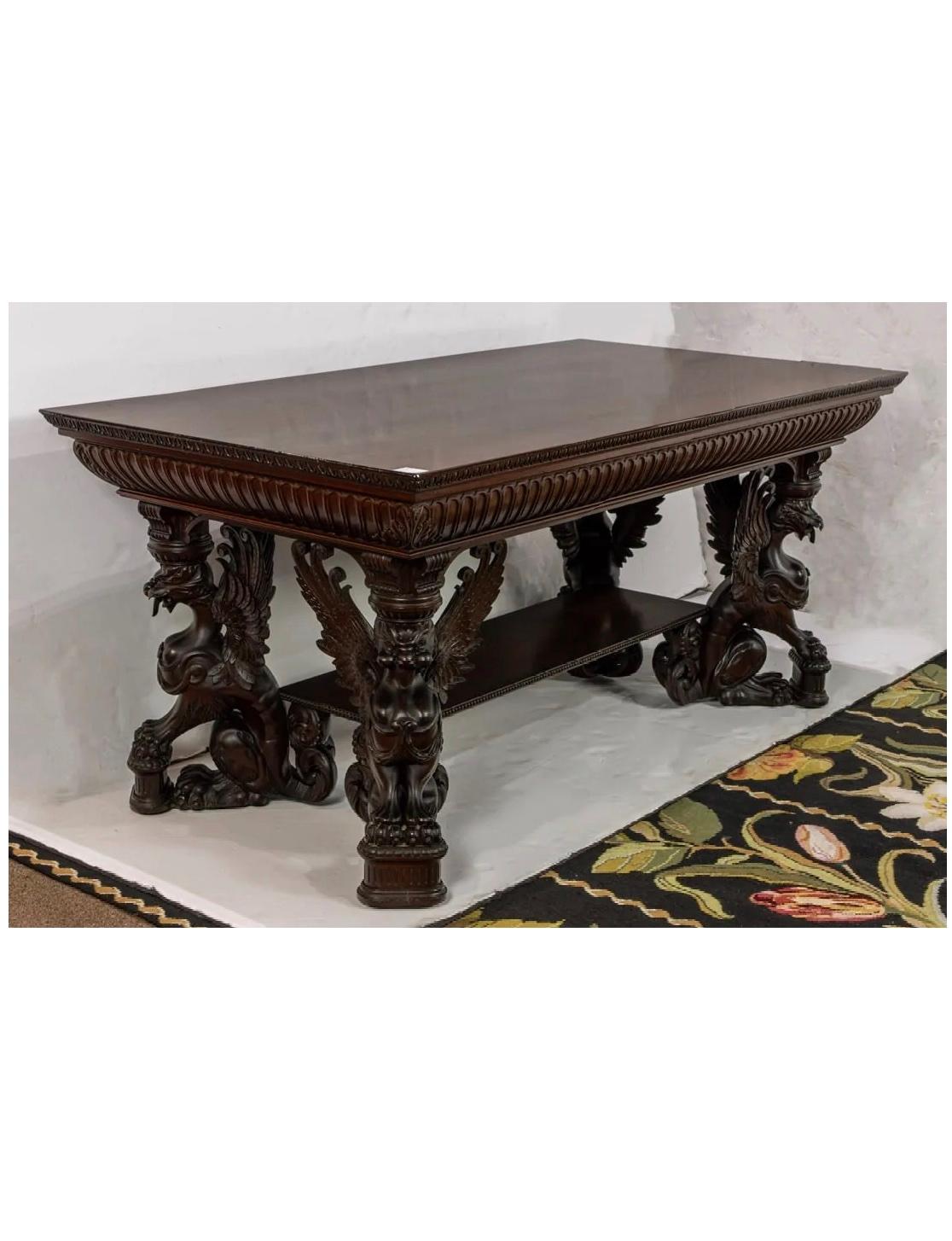 Sculpté à la main Antiquities R.J. Table de bibliothèque Horner en acajou sculpté avec supports de griffon ailé en vente