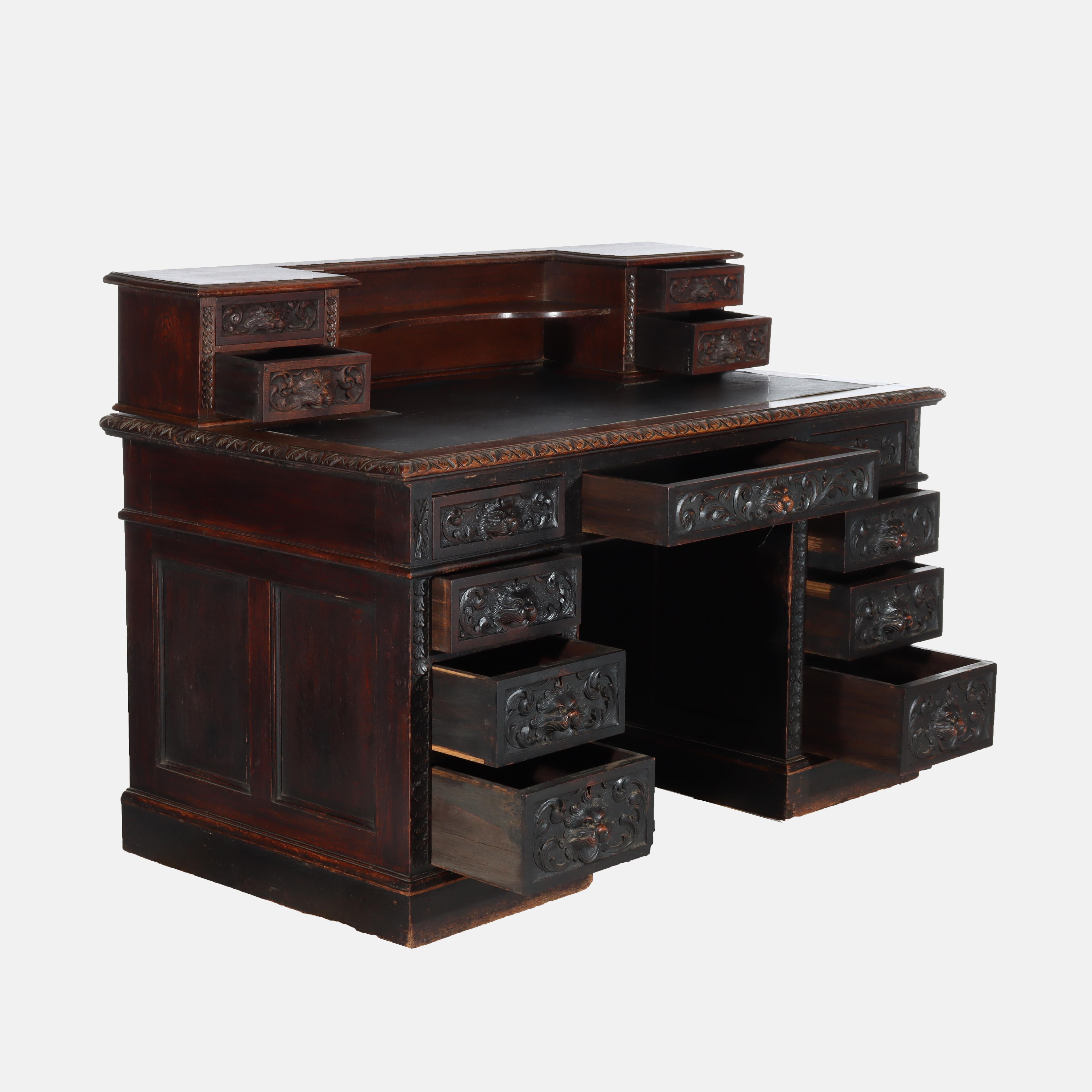 Ancien bureau à genoux en Oak Oak sculpté de RJ Horner avec poignées figuratives sculptées c1910 en vente 11