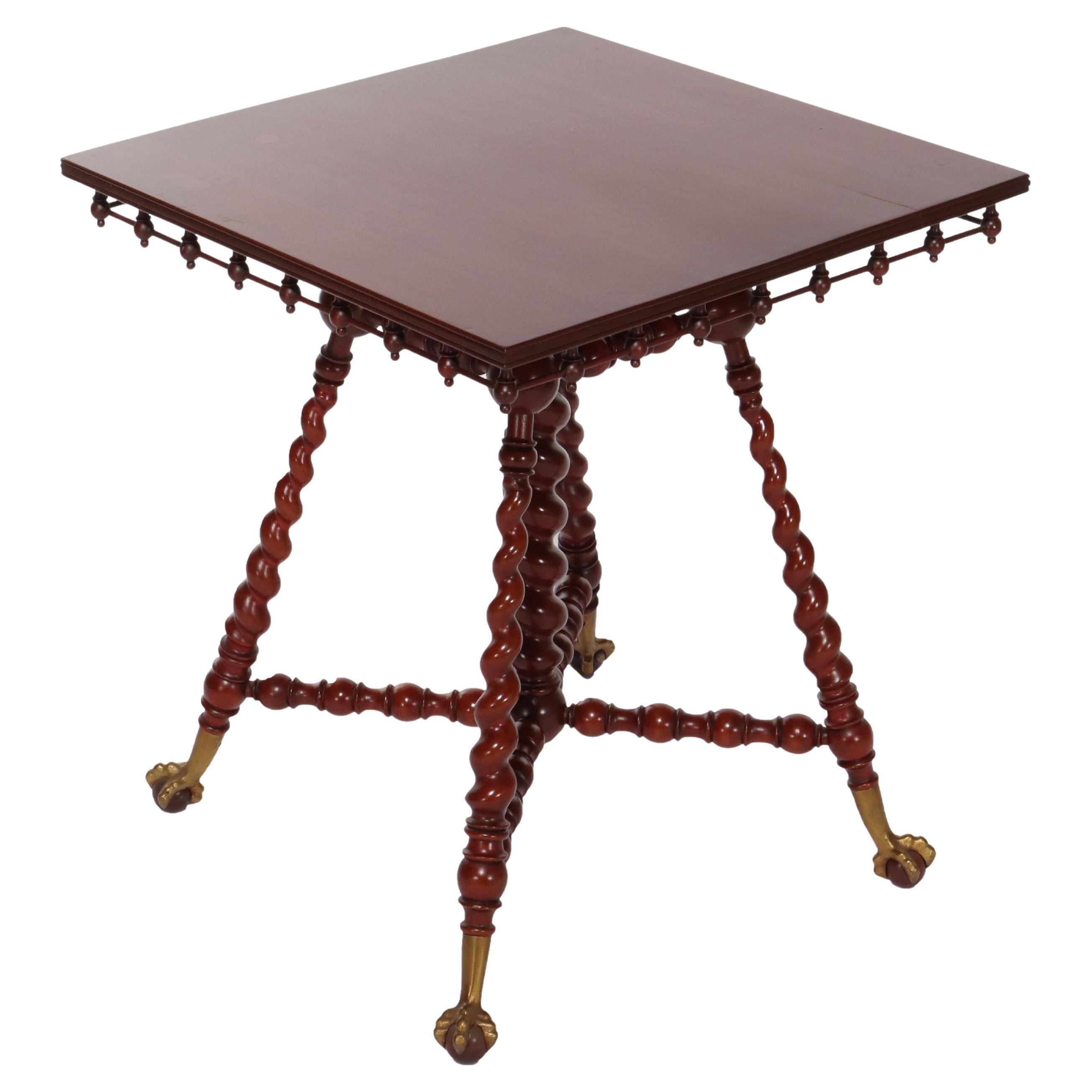 Antiguo RJ Horner Mesa de lámpara con patas torcidas de cerezo C1920 en venta