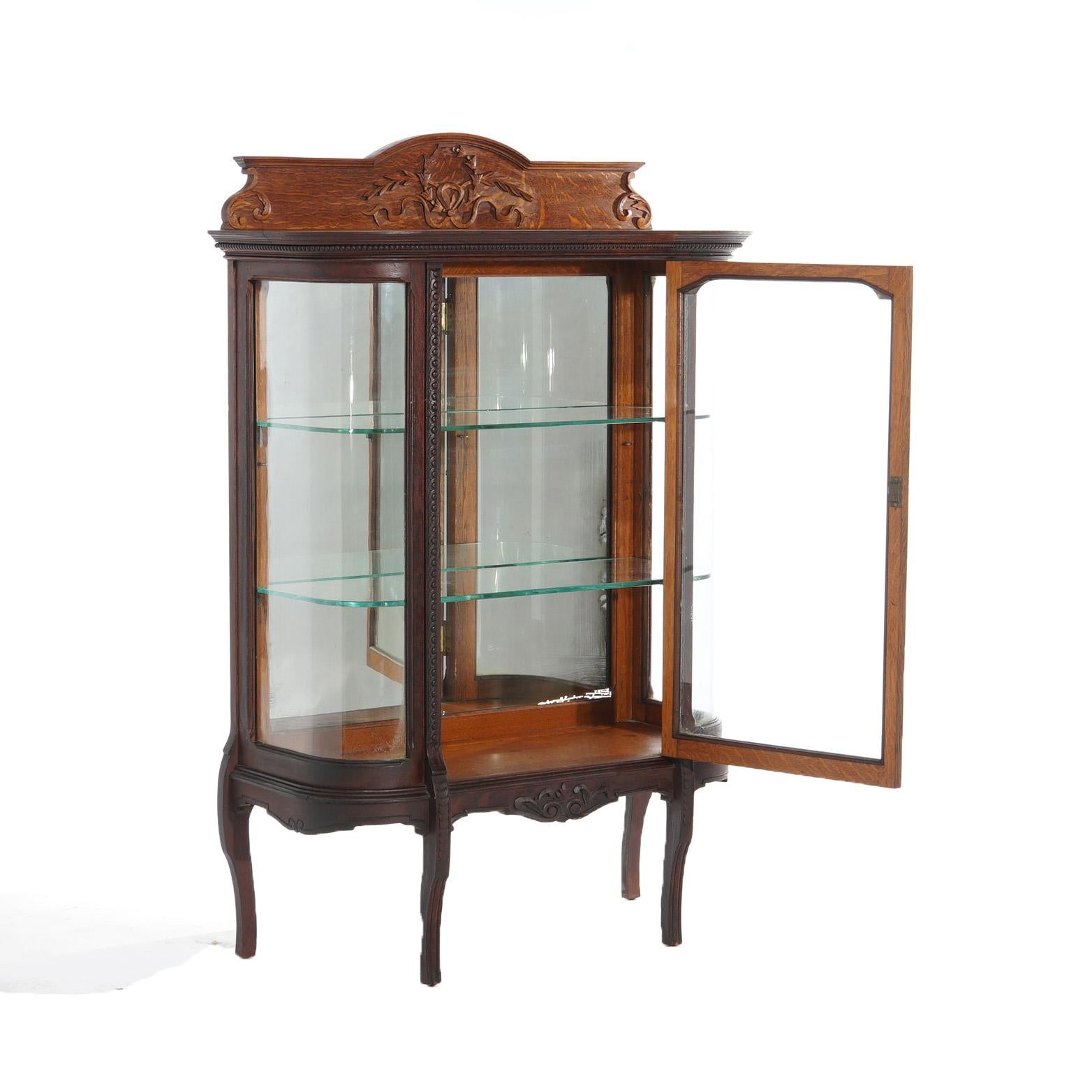 Intagliato Antico RJ Horner Diminutive Oak Vitrine con elementi a nastro e fogliame C1910 in vendita