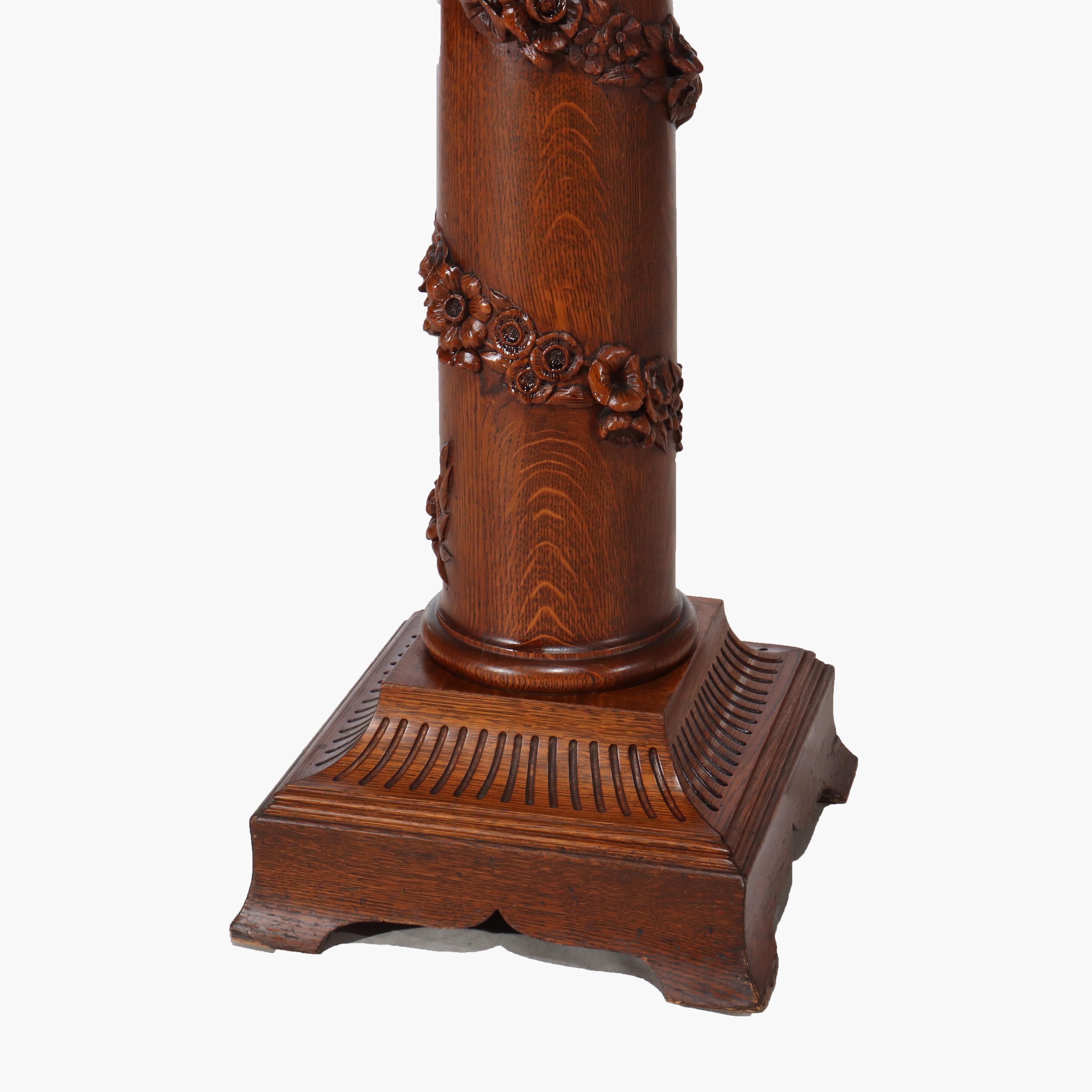 Ancien piédestal néoclassique RJ Horner en Oak Oak sculpté avec guirlande florale C1900 Bon état - En vente à Big Flats, NY