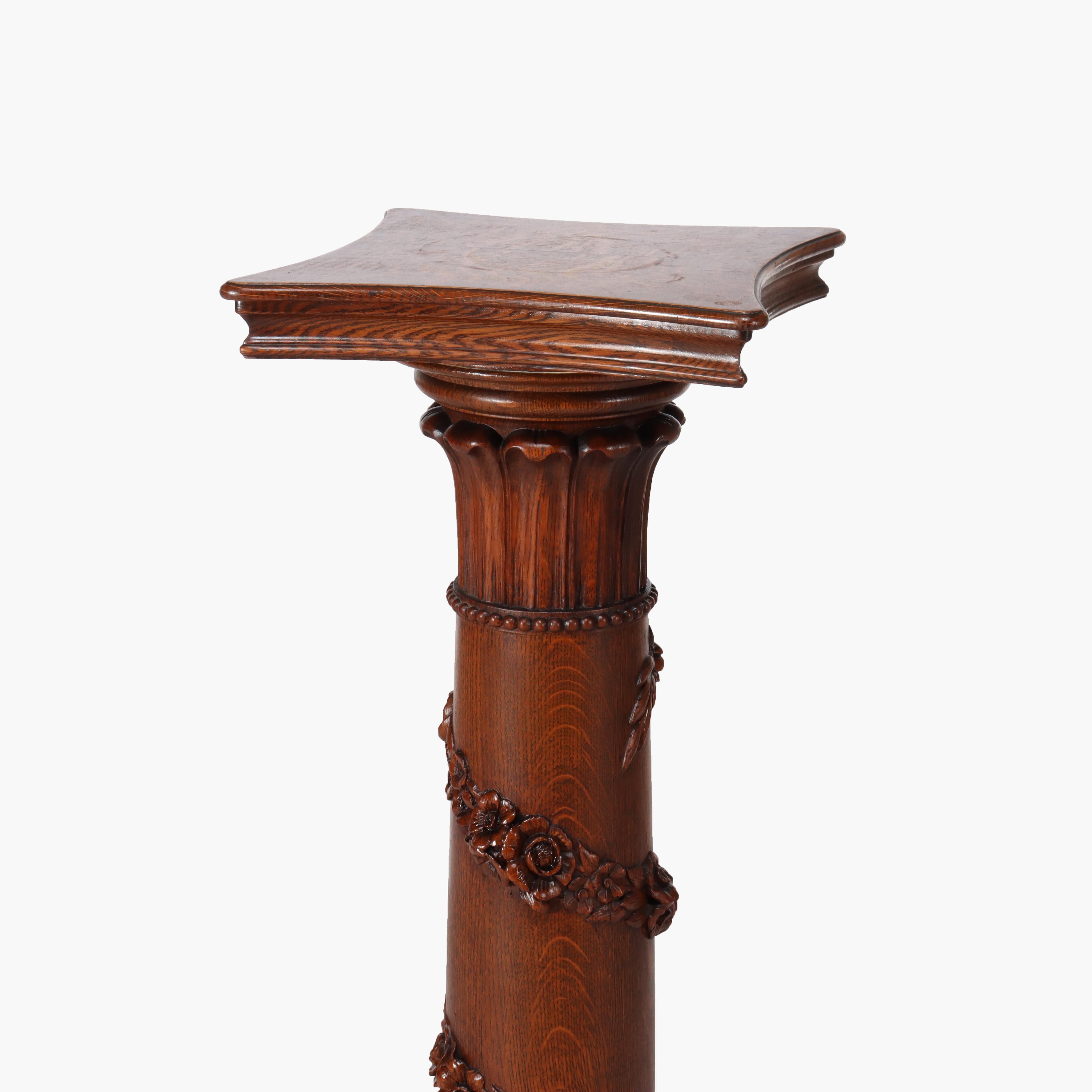 Chêne Ancien piédestal néoclassique RJ Horner en Oak Oak sculpté avec guirlande florale C1900 en vente