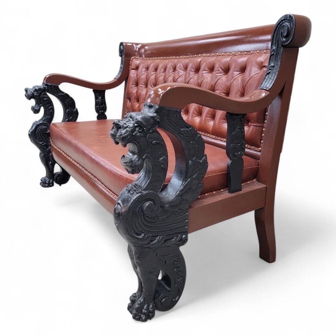 Antike J.R. Horner Style Carved Griffin Tufted Parlor Set Neu gepolstert im Angebot 3