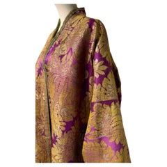 Chapan in broccato di seta uzbeko della metà del XIX secolo