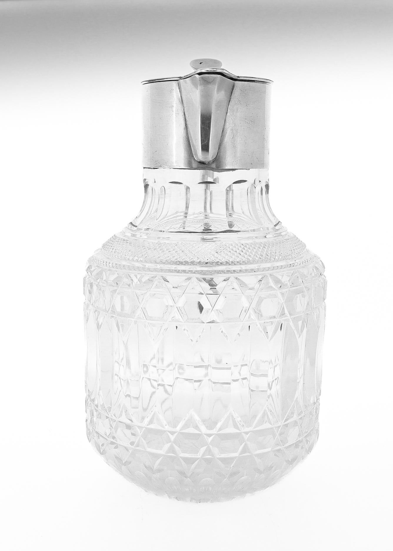 Antigua jarra Robert Pringle de cristal tallado eduardiano y plata de ley para vino clarete en venta 2