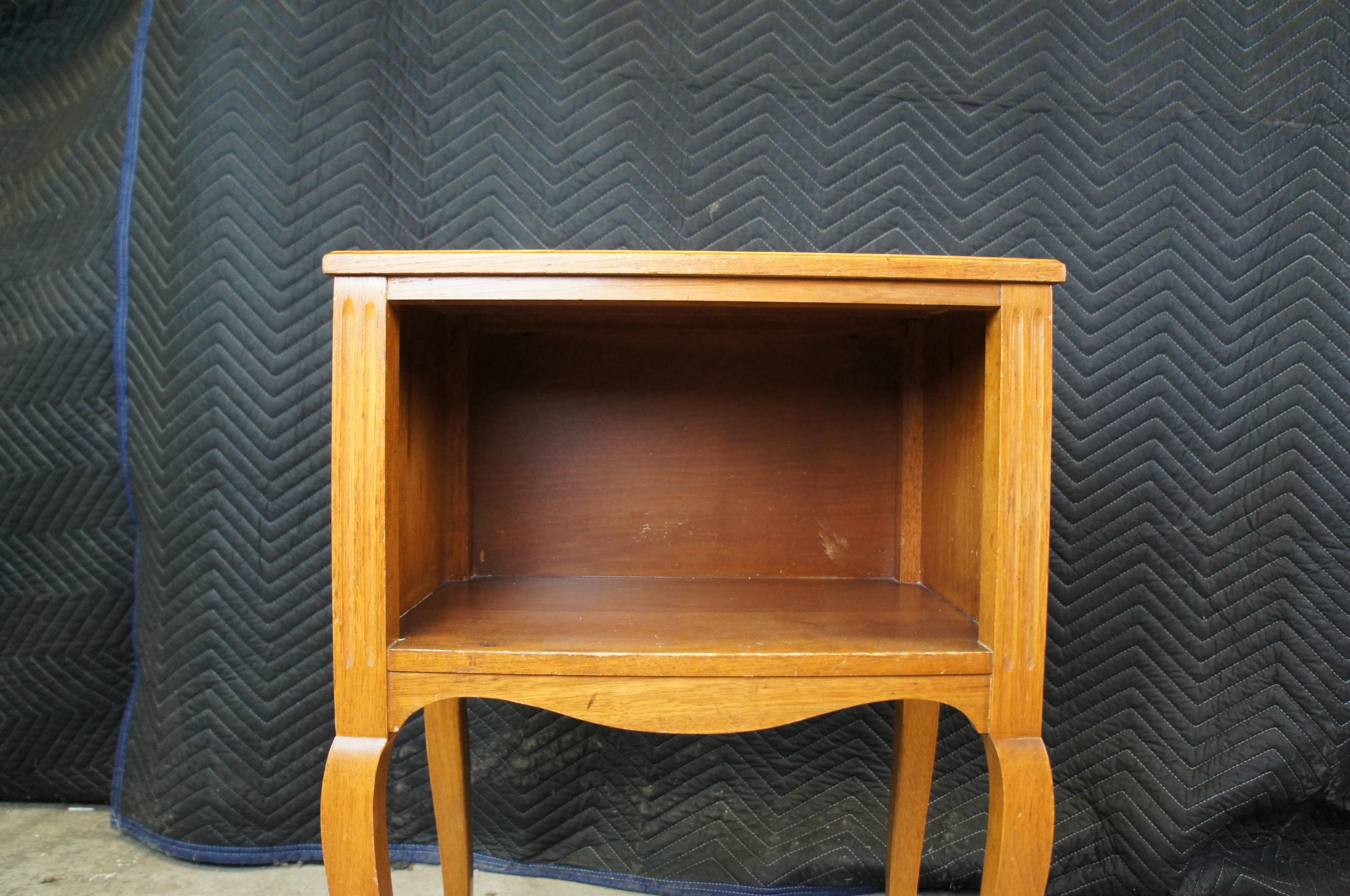 Robert W Irwin Louis XV French Walnut Bedside End Table Nightstand For Sale 7