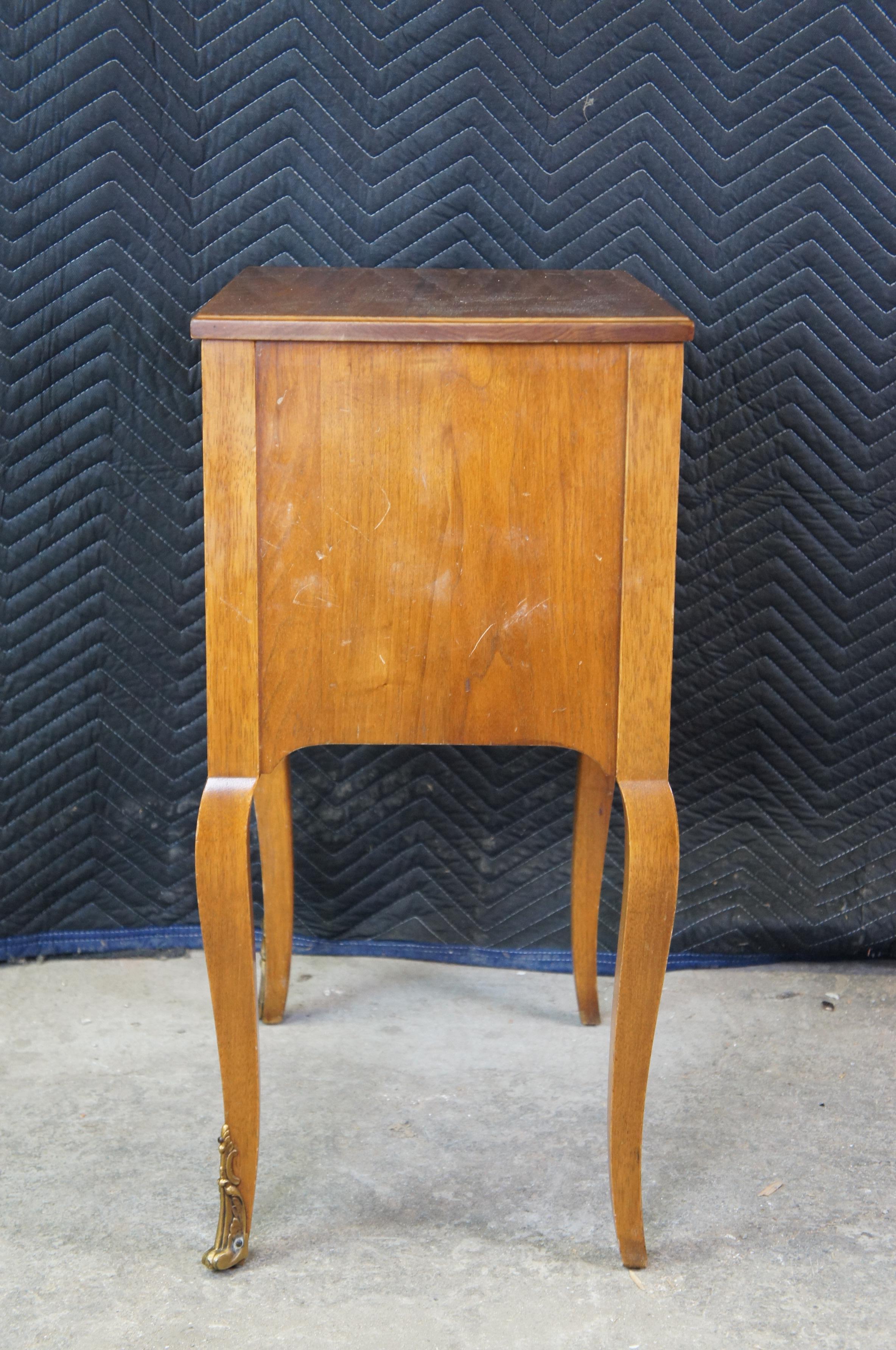 Antique Robert W Irwin Louis XV French Walnut Bedside End Table Nightstand  For Sale 4