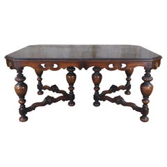 Antique Table à manger en noyer sculpté Jacobean Spanish Revival Furniture