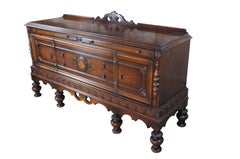 Antiquité - Meubles Jacobean - Buffet buffet sculpté en noyer 72".