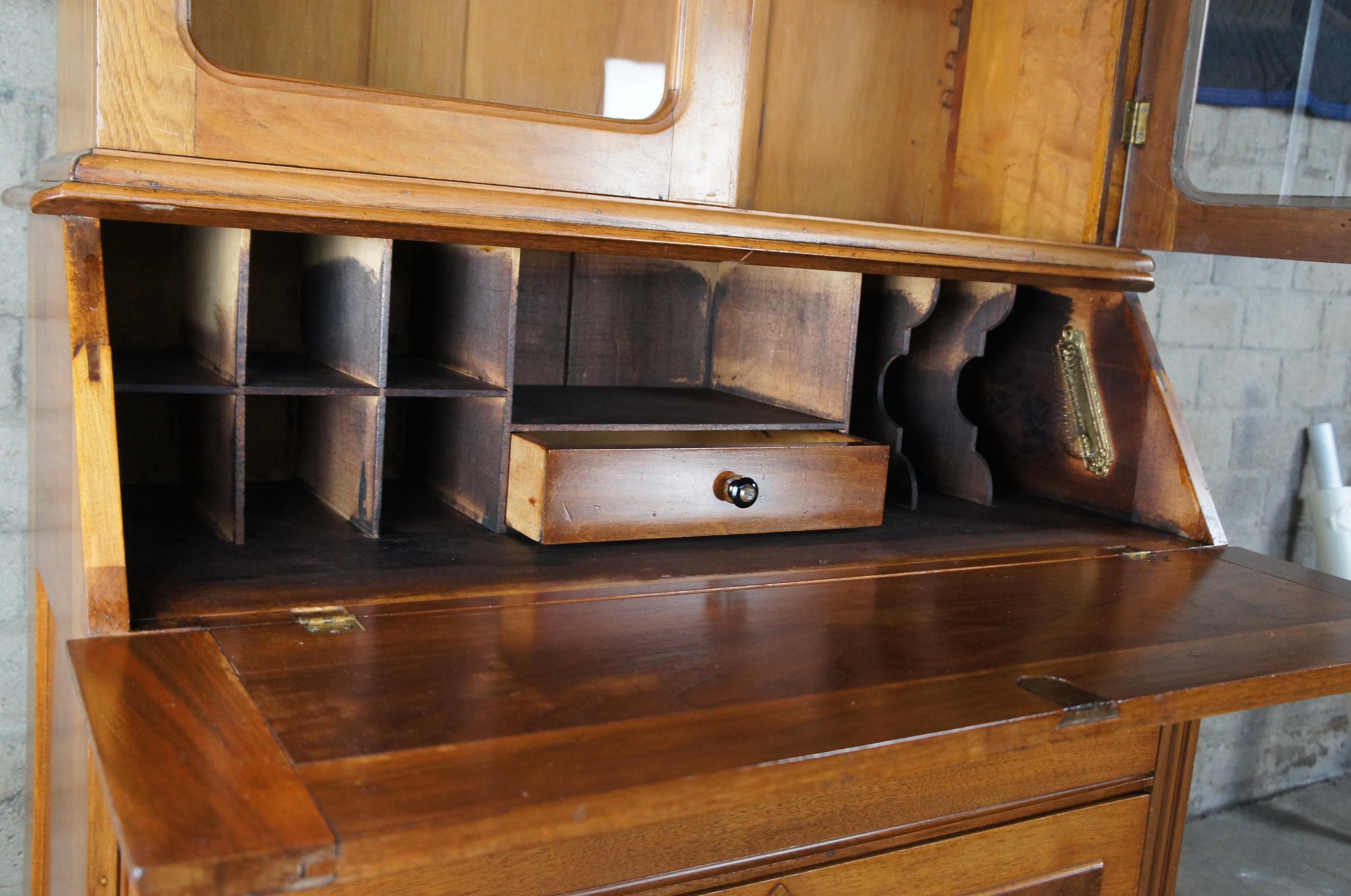 Antique Rockford Union Victorian Maple Secretary Desk & Bookcase Display Cabinet In Good Condition In Dayton, OH