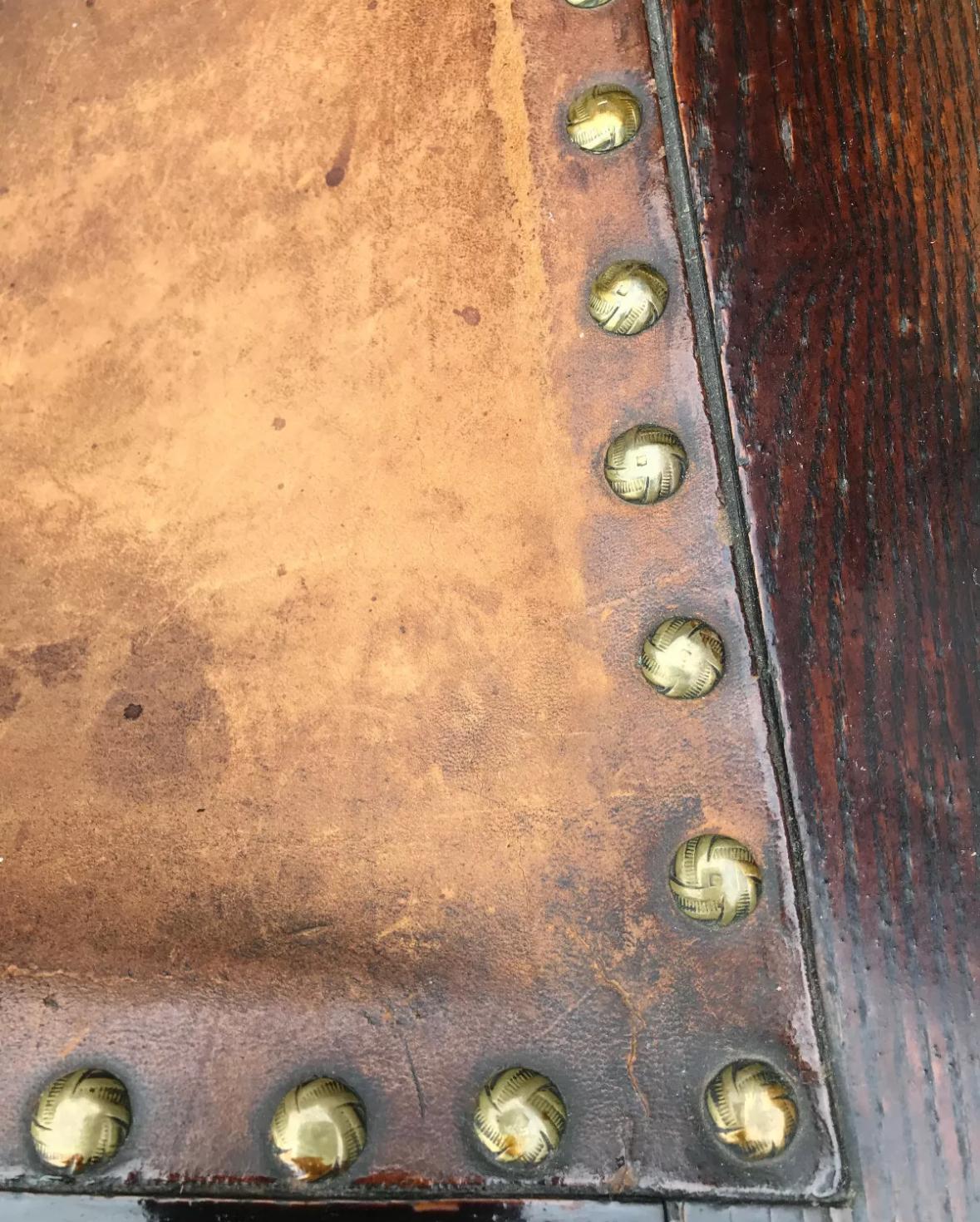 Cuir Chaise à bascule ancienne style Charles Rohlfs, époque Stickley, W7212 en vente