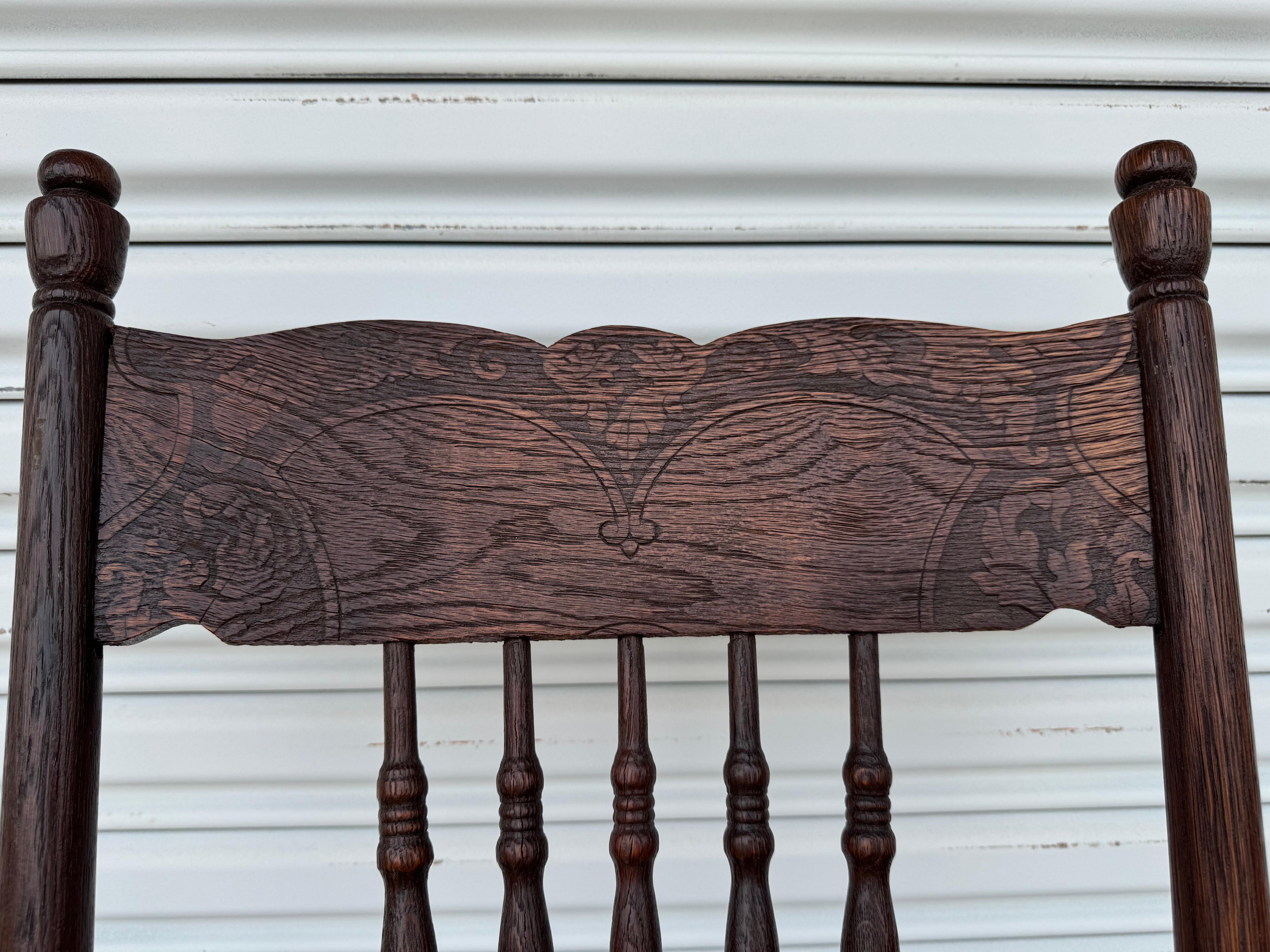 Sedia a dondolo antica Seduta in legno massiccio di Oak Cane in vendita 2