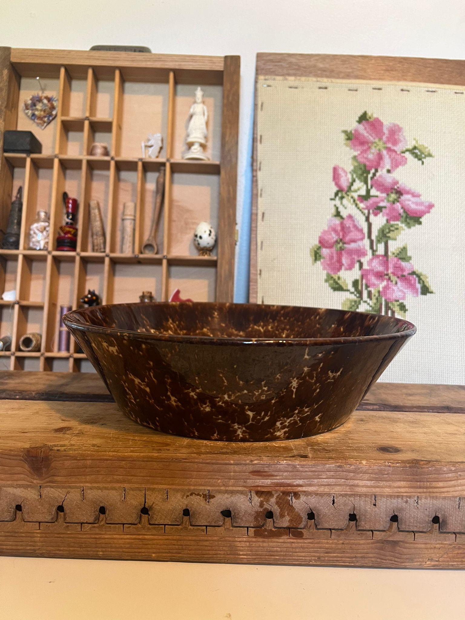 Antico vaso di Rockingham della fine del XIX secolo In condizioni buone in vendita a Seattle, WA