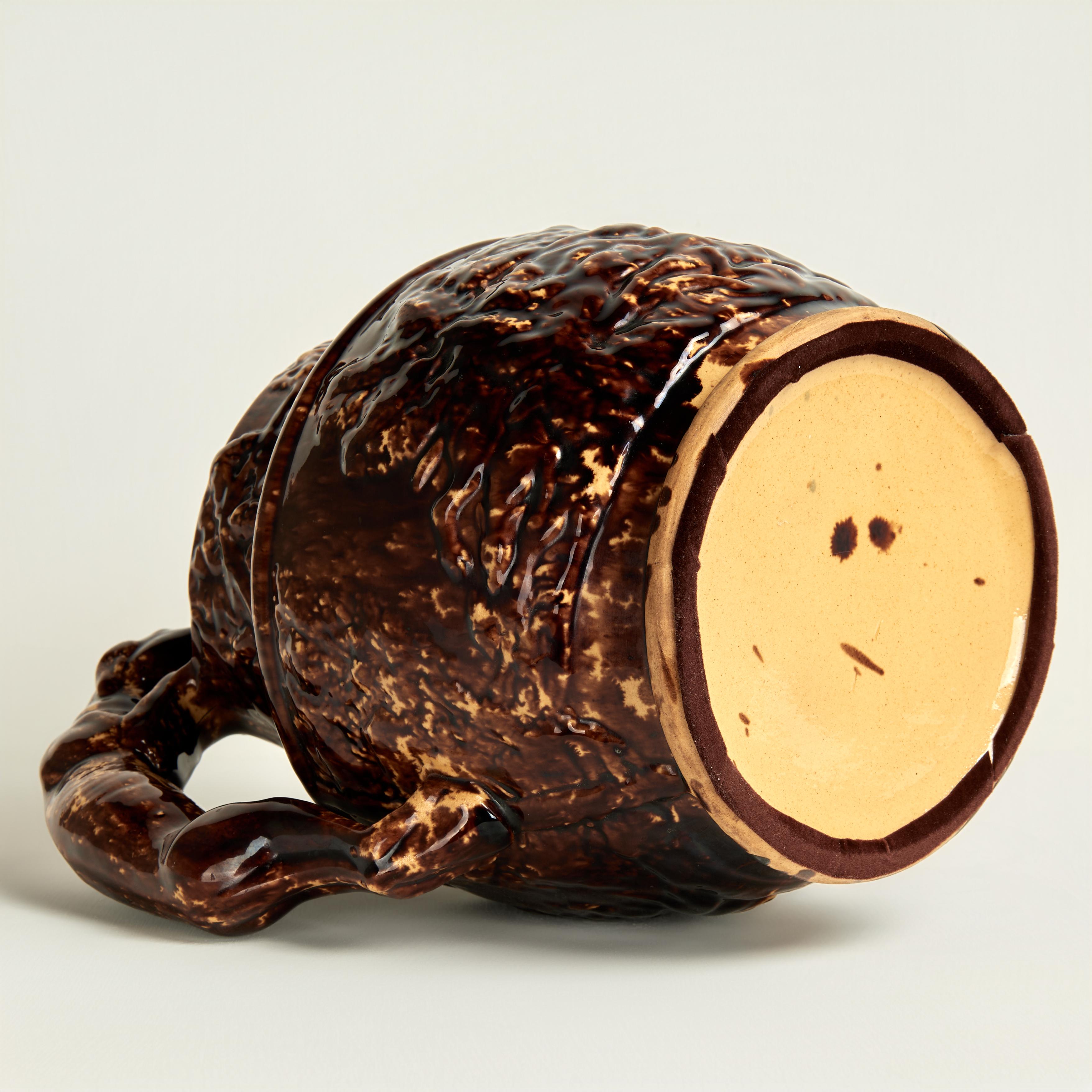 Pichet ancien en poterie de Rockingham avec anse en forme de chien en vente 4