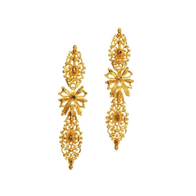 Antique Rococo 18th century Diamond and 19.2 Karat Yellow Gold Dangle Earrings For Sale