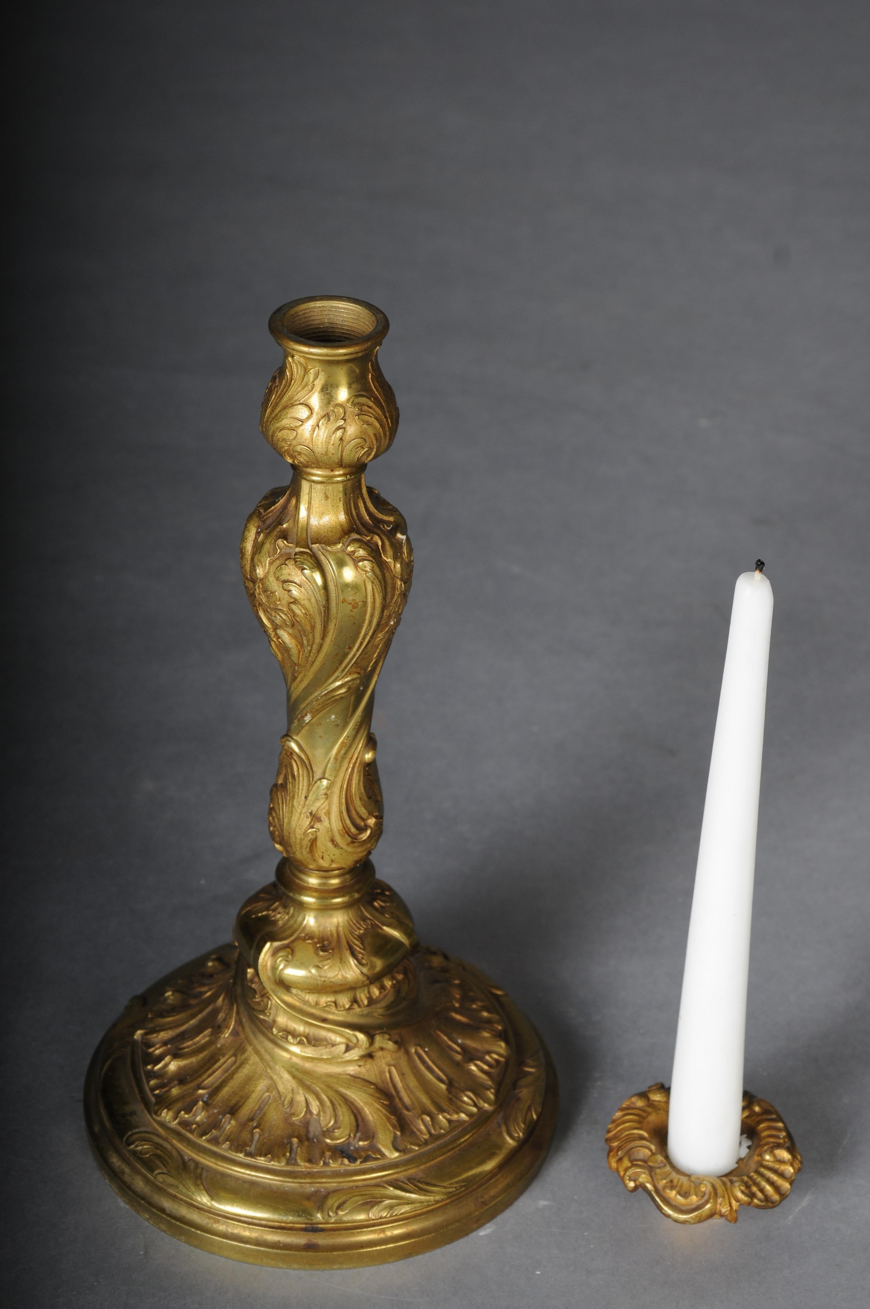 Antiker Rokoko-Kerzenhalter aus feuervergoldeter Bronze, Barock im Angebot 6