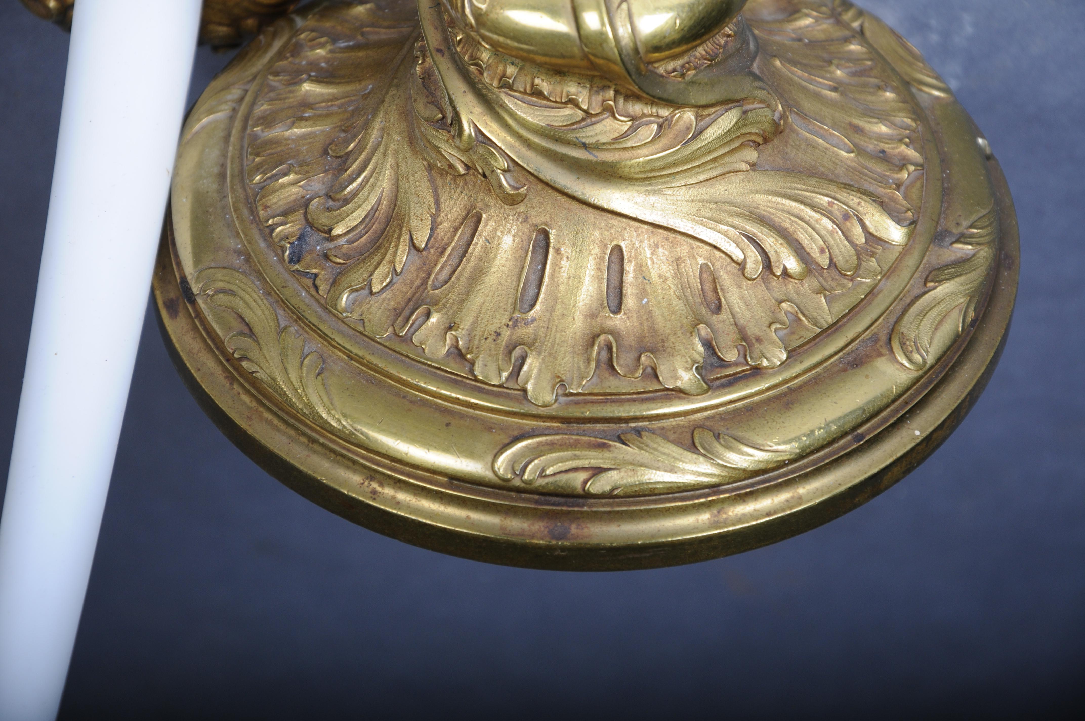 Antiker Rokoko-Kerzenhalter aus feuervergoldeter Bronze, Barock im Angebot 7