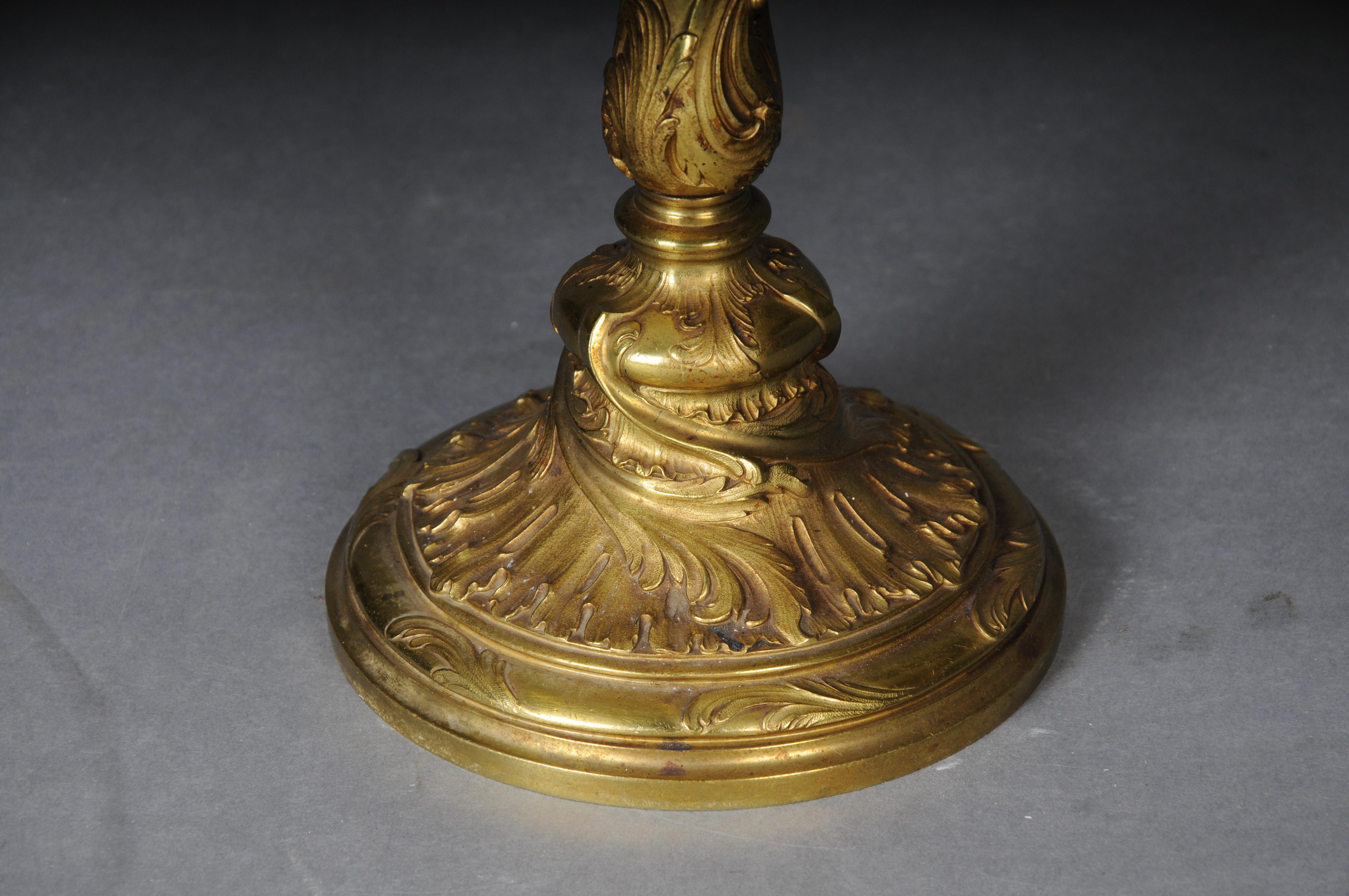 Antiker Rokoko-Kerzenhalter aus feuervergoldeter Bronze, Barock im Angebot 2