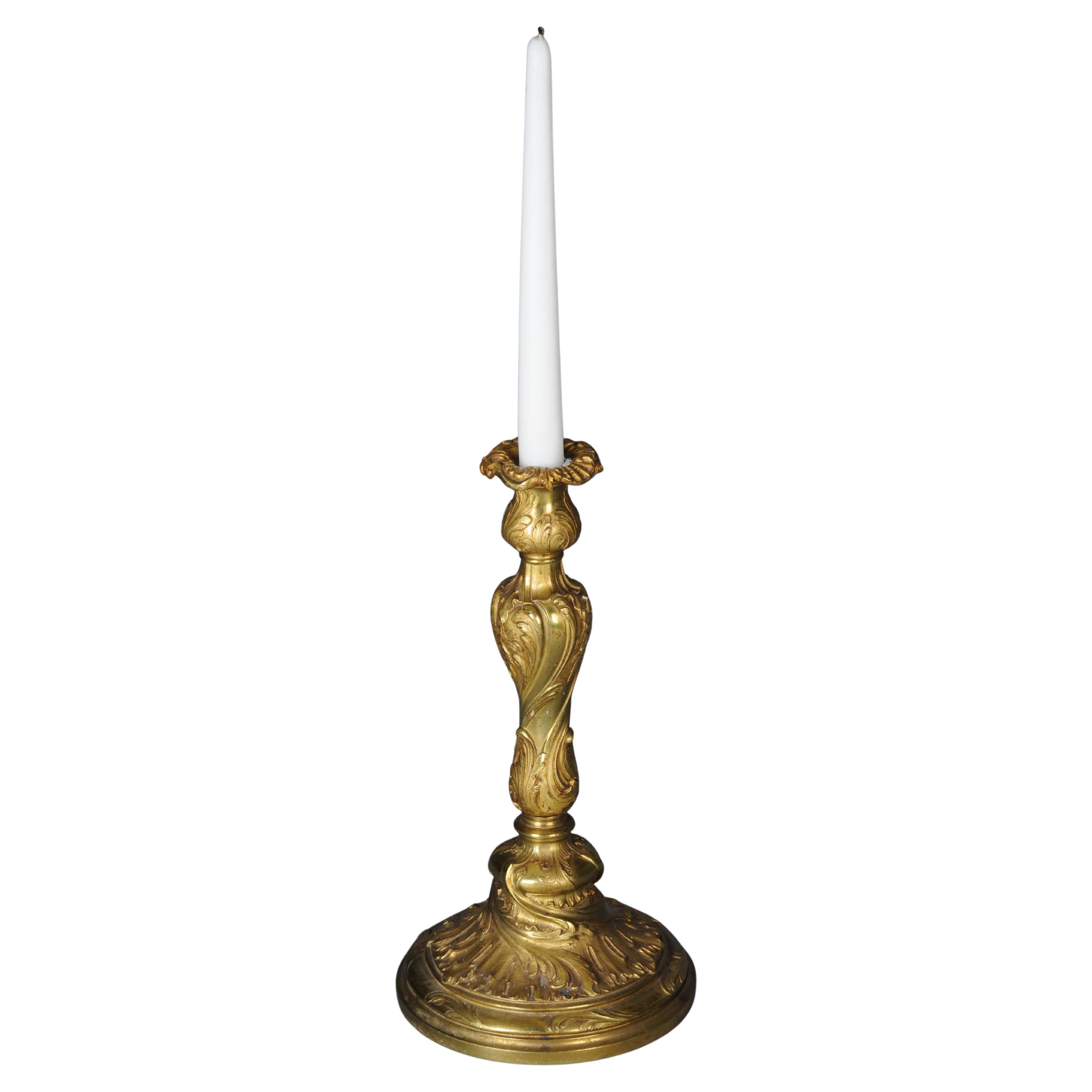 Antiker Rokoko-Kerzenhalter aus feuervergoldeter Bronze, Barock im Angebot
