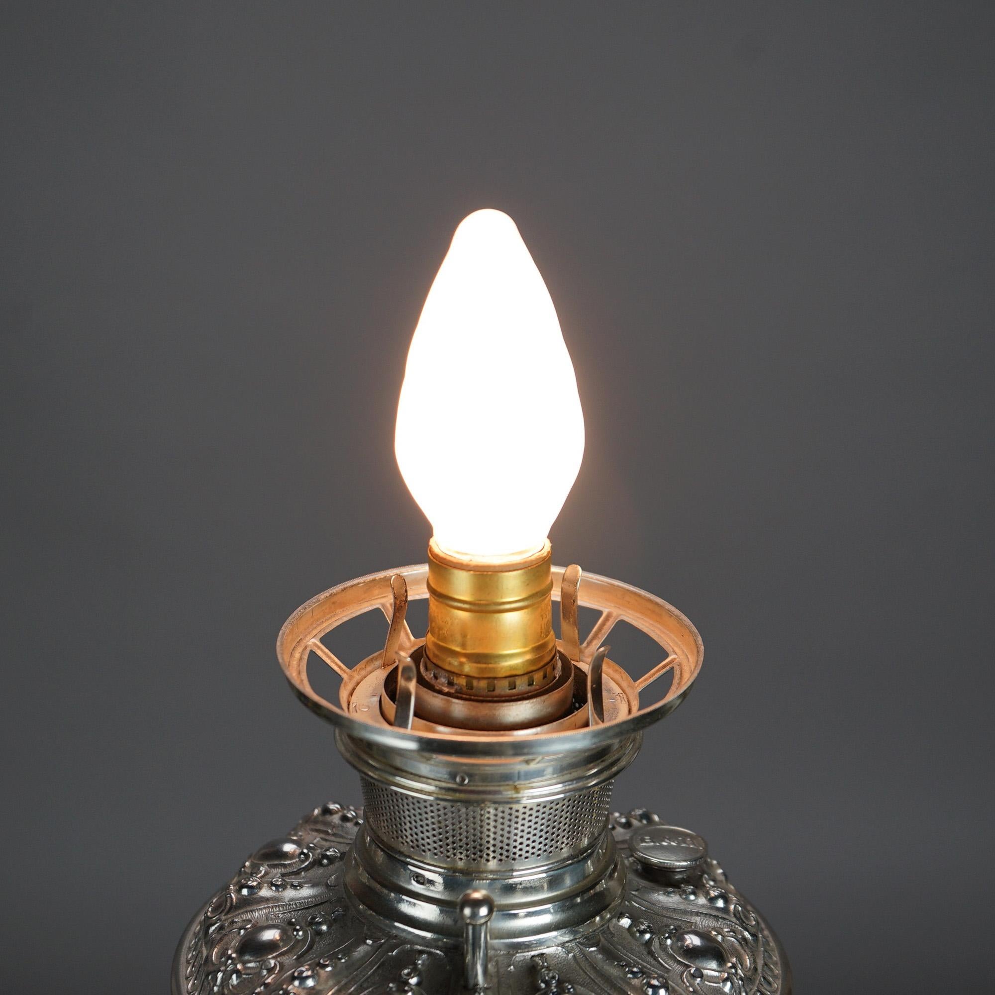 Ancienne lampe de salon rococo figurative en métal argenté avec chérubins ailés, vers 1890 en vente 8