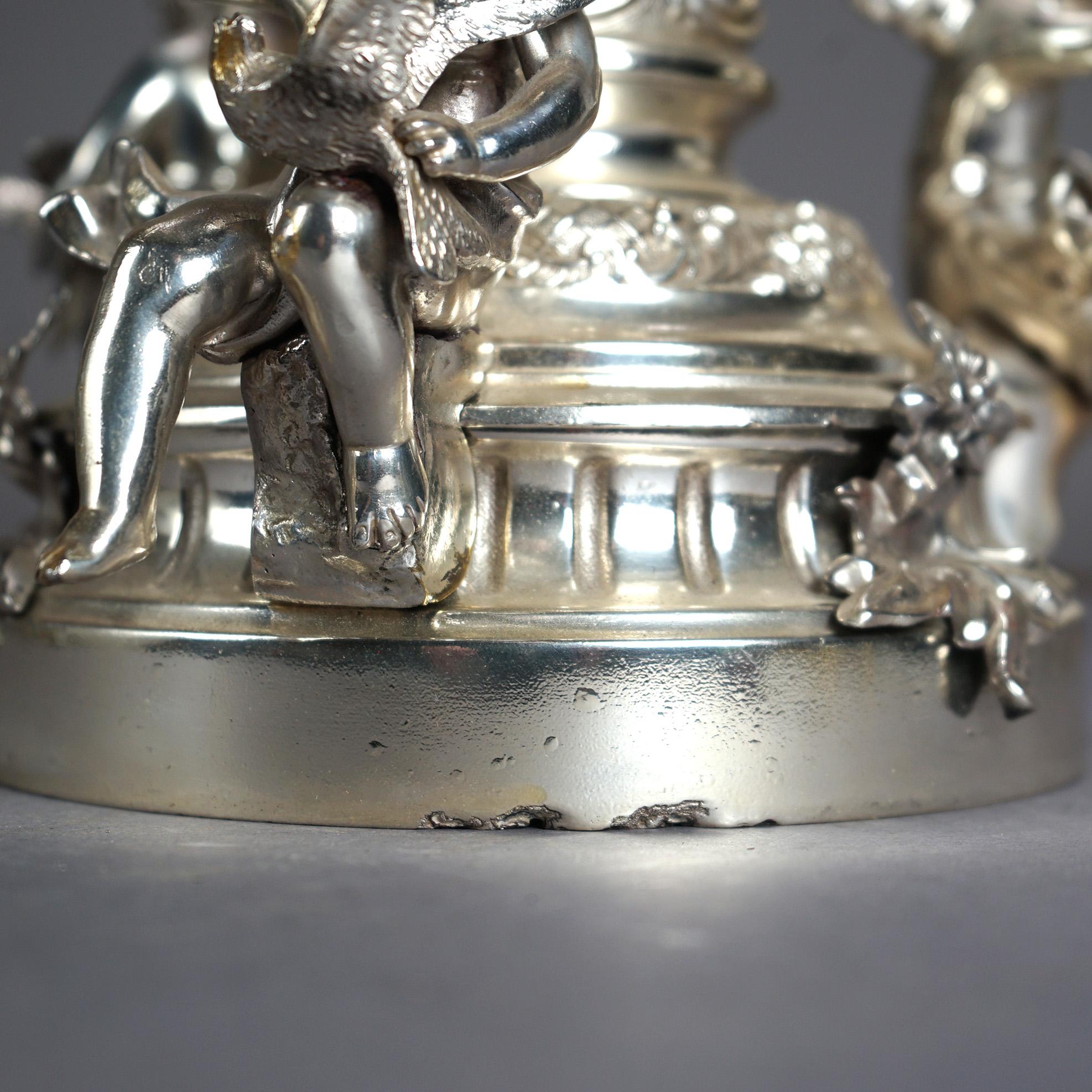Ancienne lampe de salon rococo figurative en métal argenté avec chérubins ailés, vers 1890 en vente 1