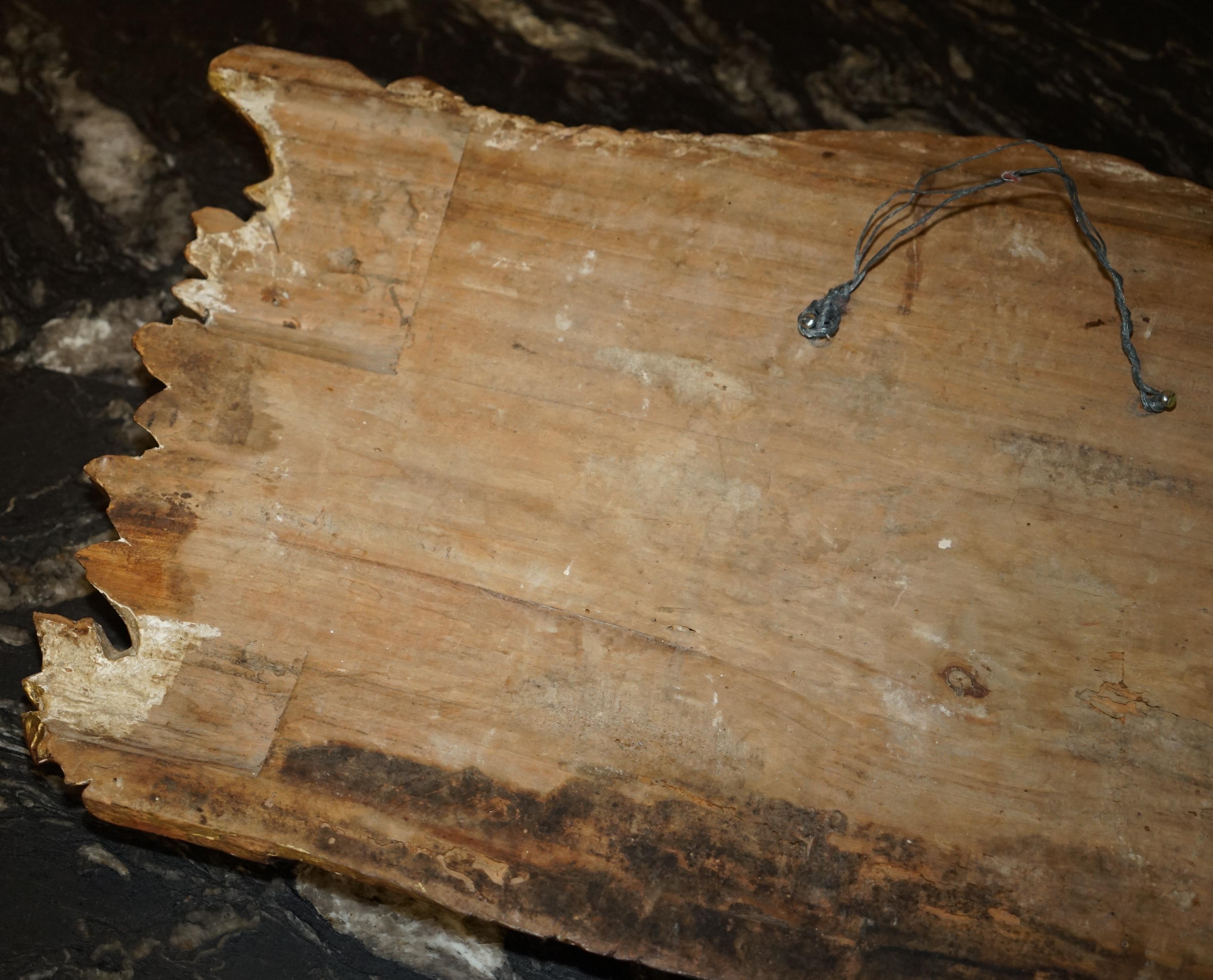 ANTIQUE ROCOCO FLORENTINE ACANTHUS LEAF PANEL WiTH HAND PAINTED ARMORIAL CREST For Sale 8