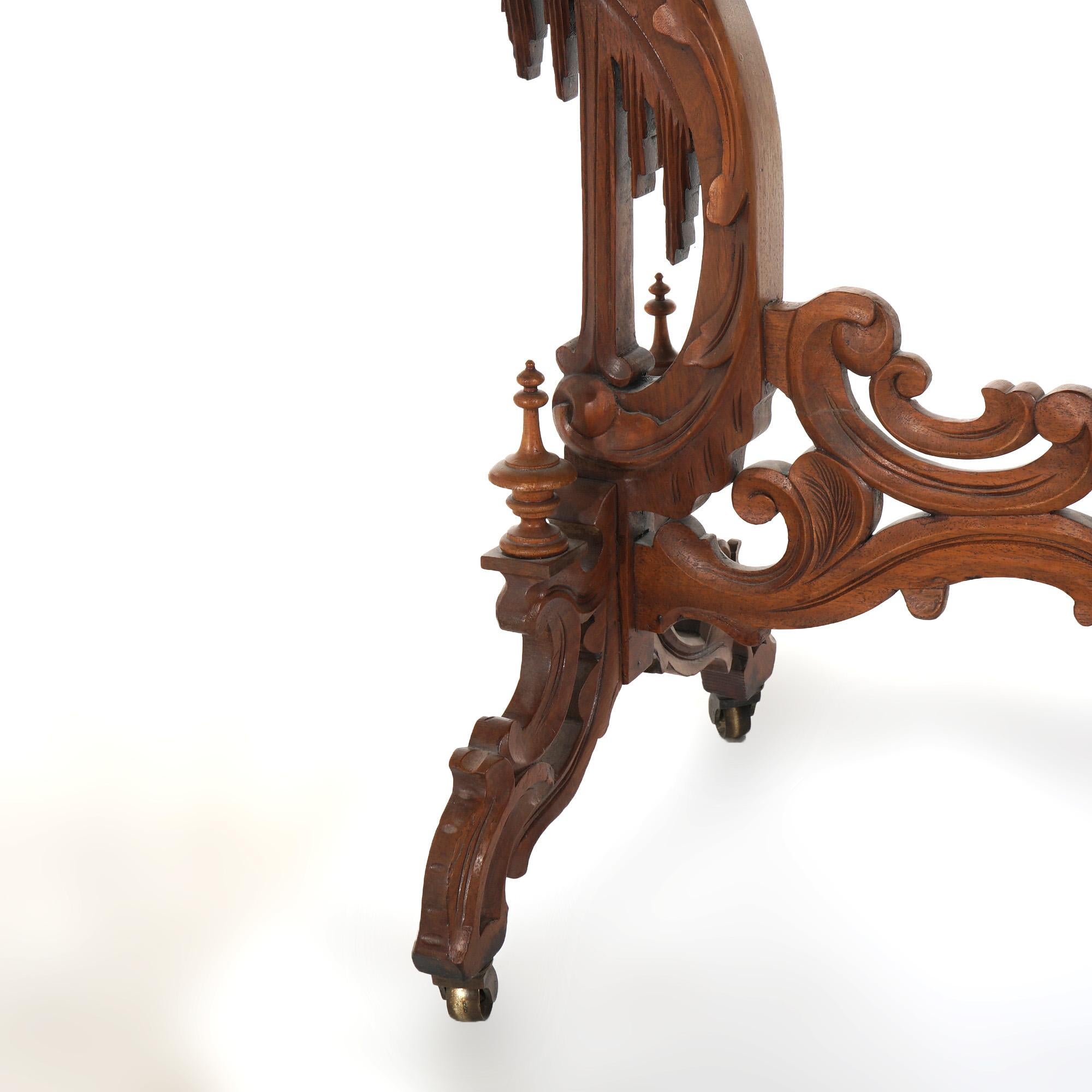 Antiker Rokoko-Gothic-Parlor-Tisch aus geschnitztem Nussbaumholz mit Marmorplatte, um 1880 im Angebot 9