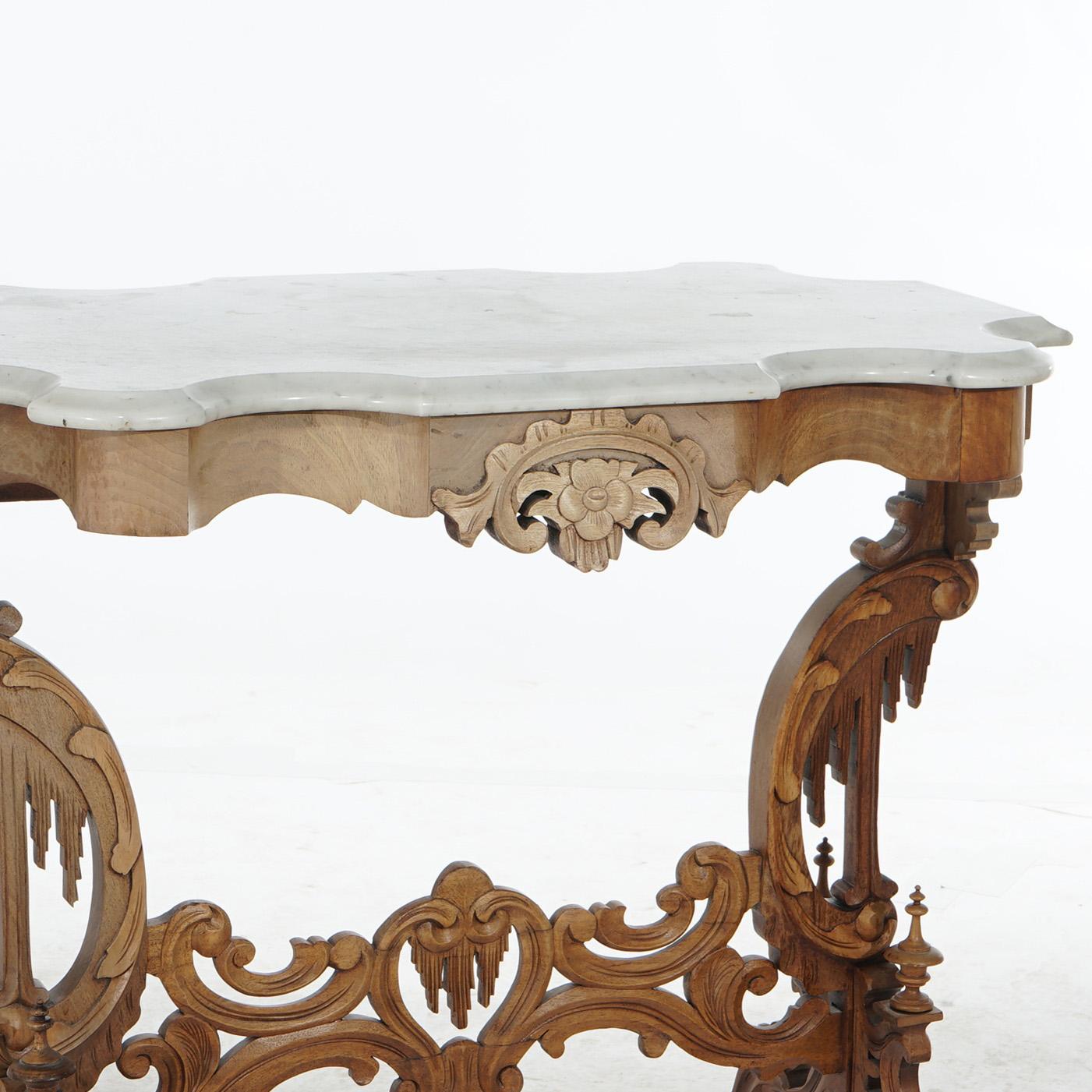 Antiker Rokoko-Gothic-Parlor-Tisch aus geschnitztem Nussbaumholz mit Marmorplatte, um 1880 im Angebot 2