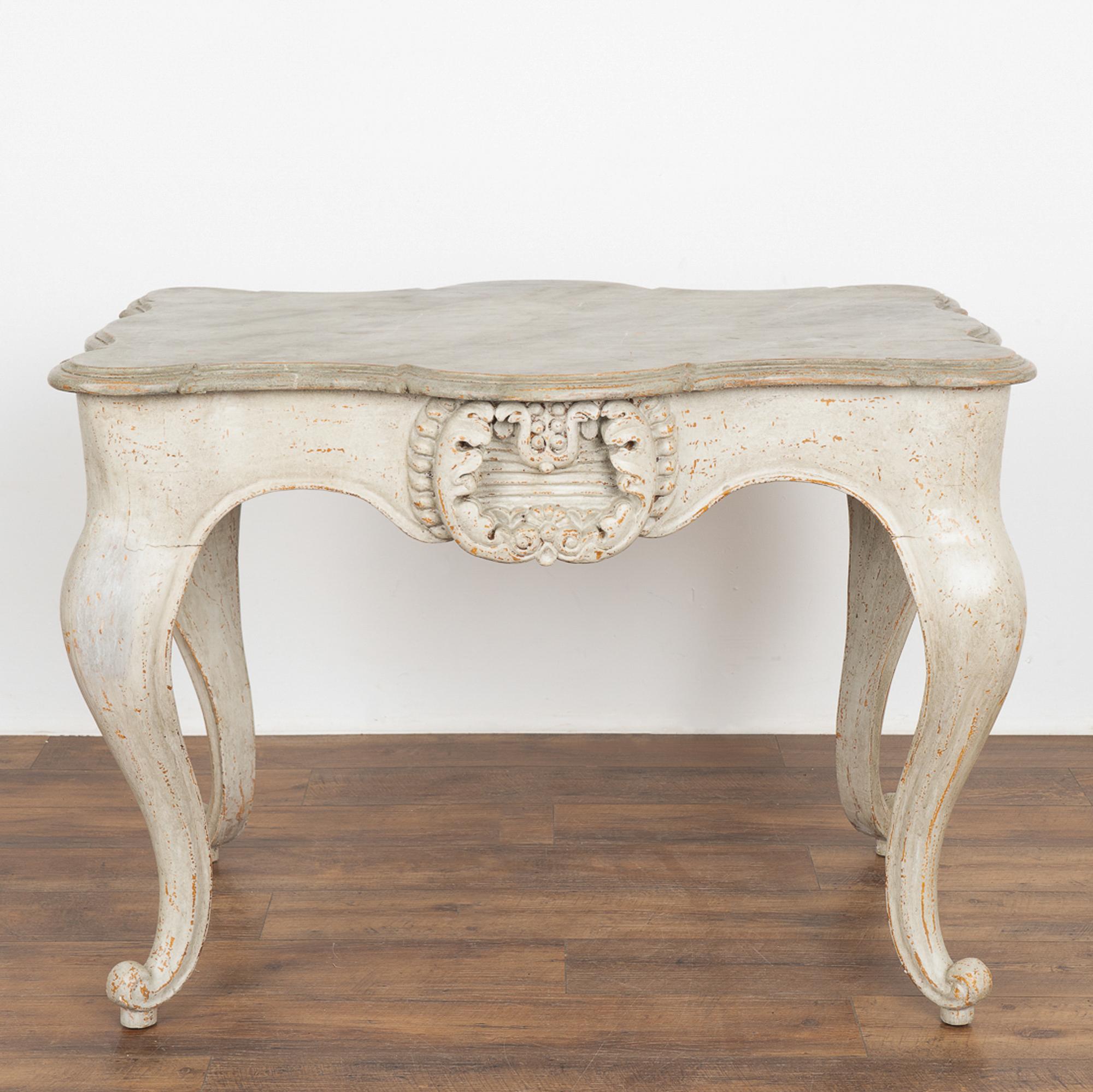 Rococo Ancienne table d'appoint rococo peinte en gris, Italie circa 1890 en vente