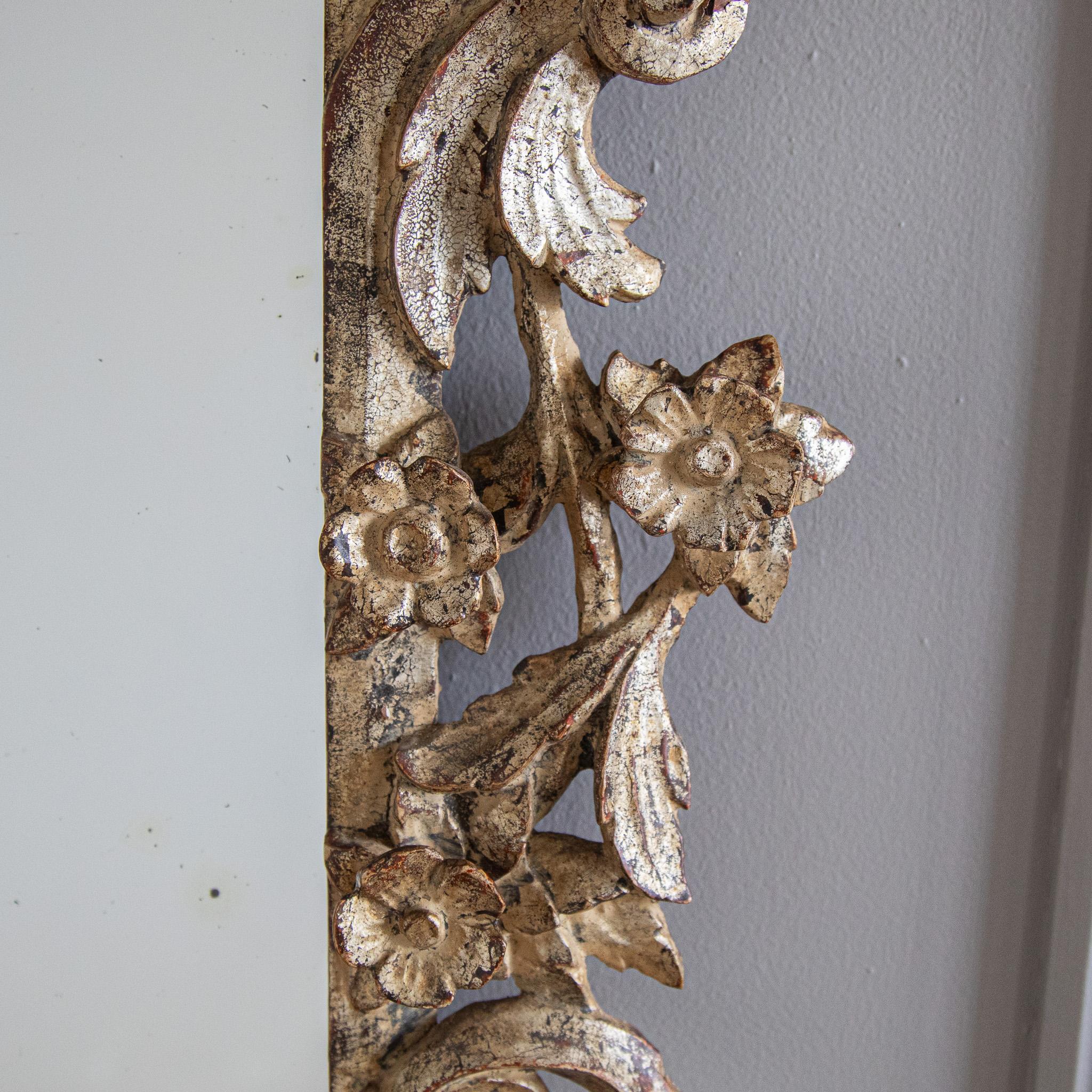 italien Miroir en bois doré argenté de style Florentine rococo du début des années 1900 en vente