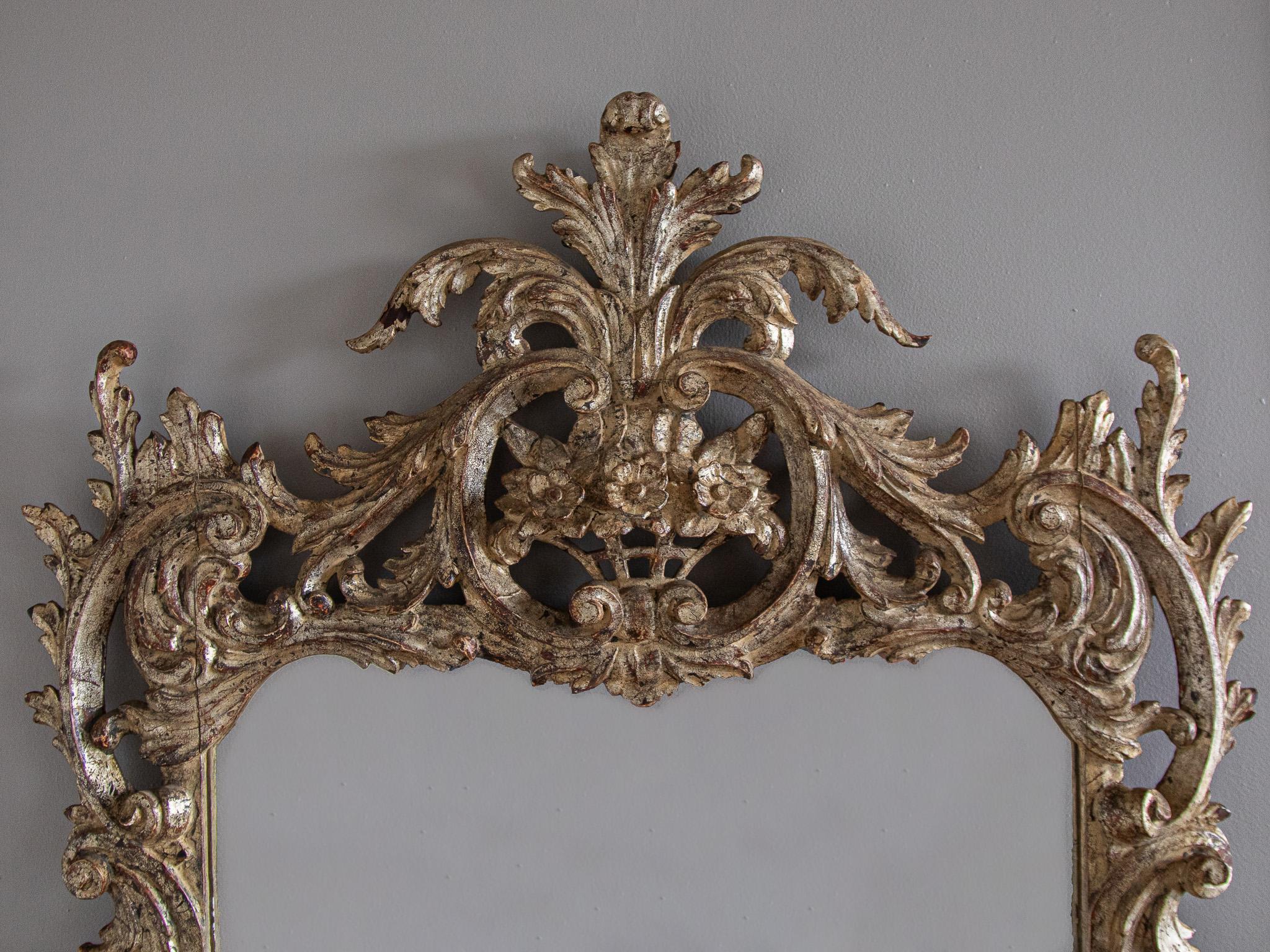 Early 1900’s Florentine rococo Style Silver Giltwood mirror In Good Condition For Sale In London, Park Royal
