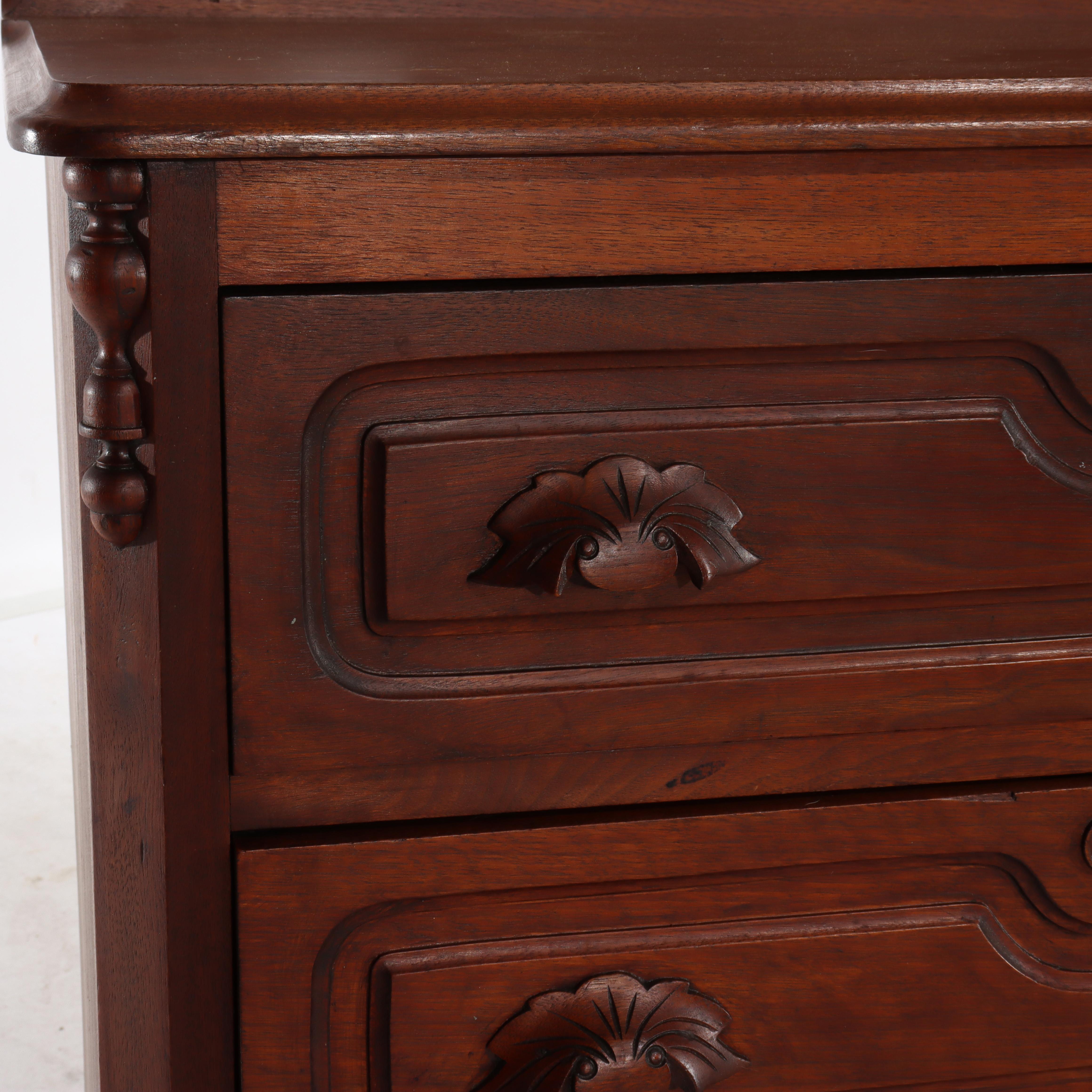 Antique Rococo Walnut 3-Drawer Commode With Back Splash & Carved Pulls c1890 in vendita 3