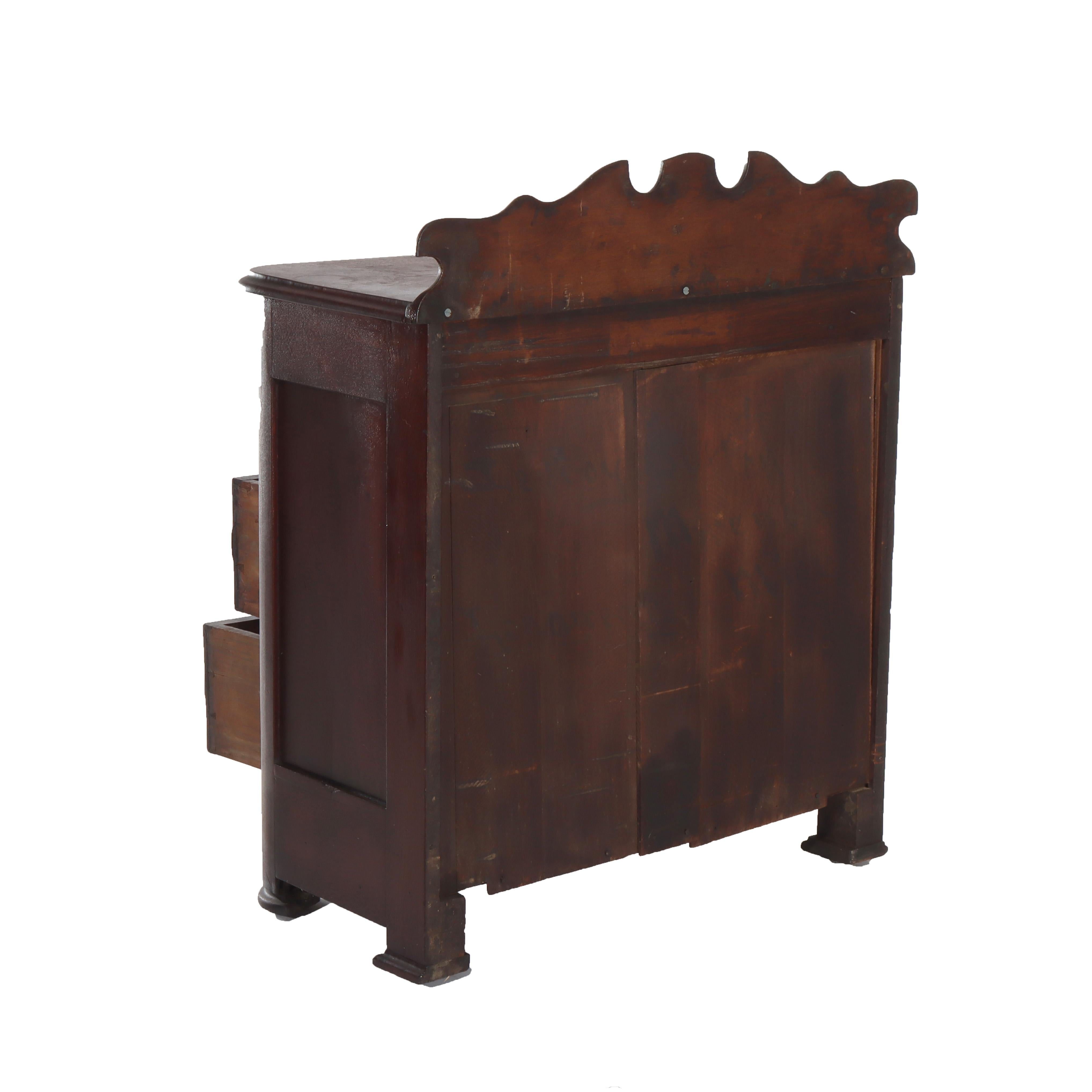 Antique Rococo Walnut 3-Drawer Commode With Back Splash & Carved Pulls in vendita 3